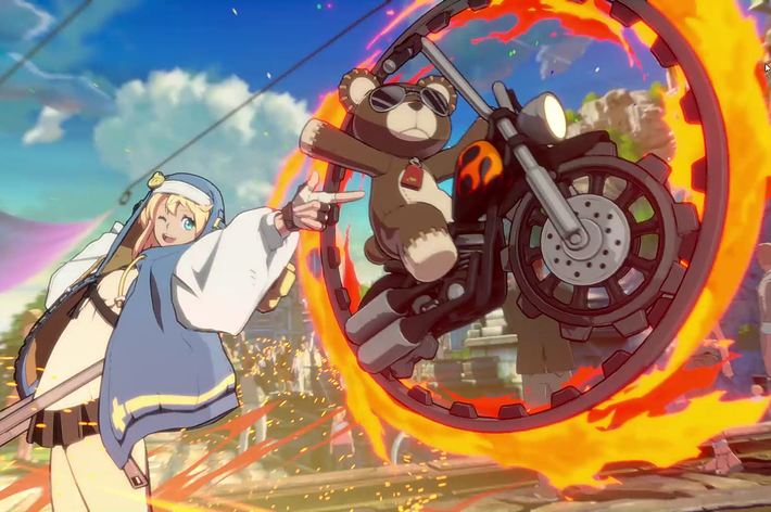 アニメキャラクターがバイクに乗ったテディベアを指さしているシーン。