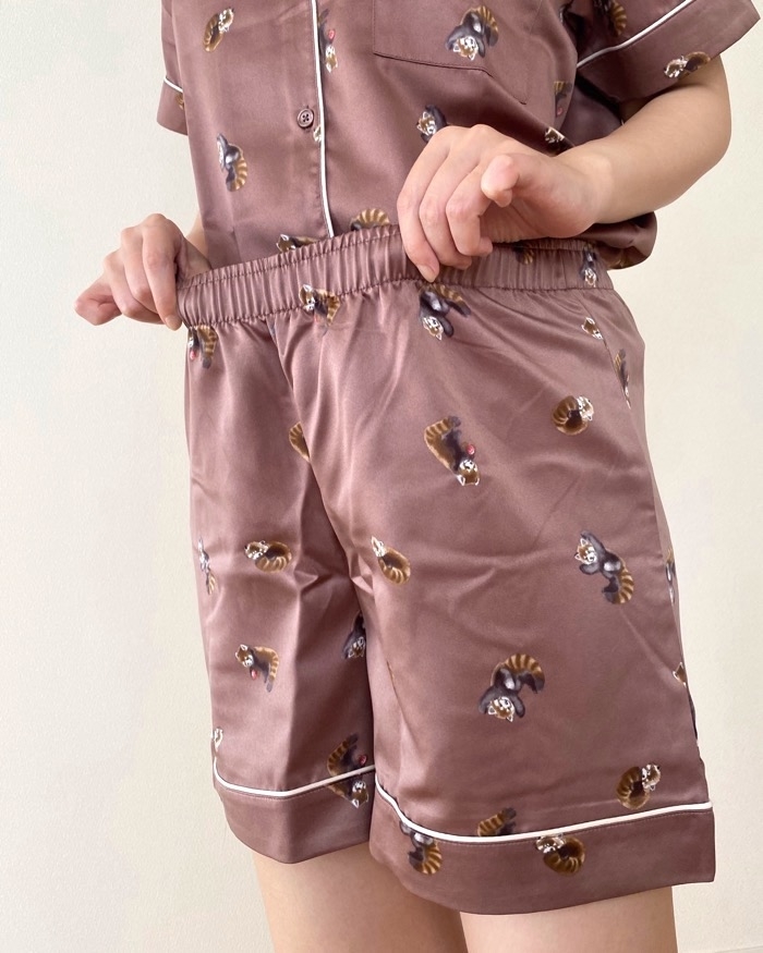 GU（ジーユー）のおすすめファッションアイテム「サテンパジャマ（半袖＆ショートパンツ）（レッサーパンダ）」