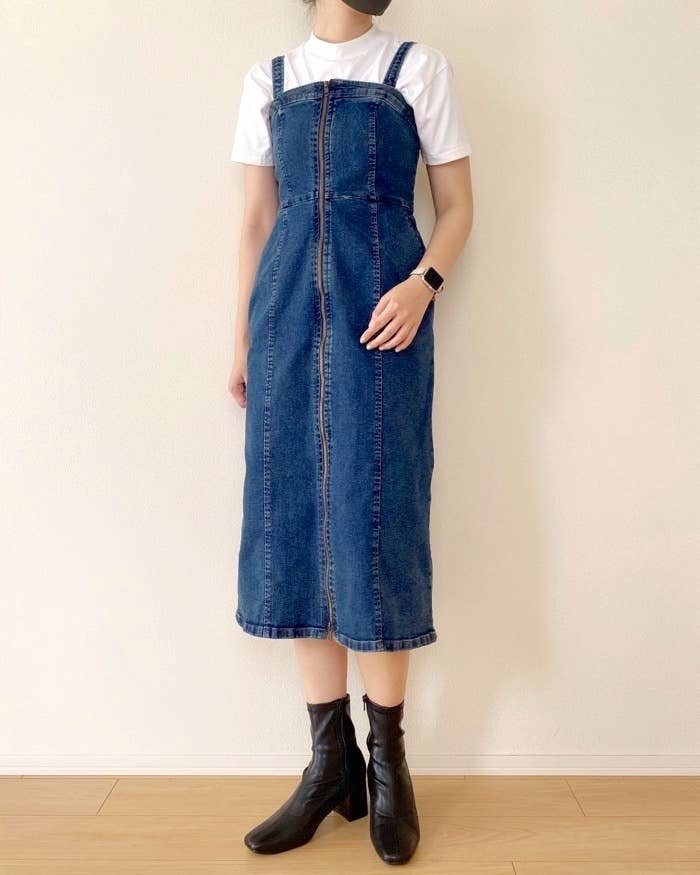GU(ジーユー)のおすすめファッションアイテム「デニムフロントジップワンピース」
