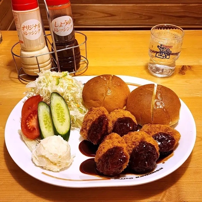 コメダ珈琲店のおすすめメニュー「まんぷくプレート（ヒレカツ）」