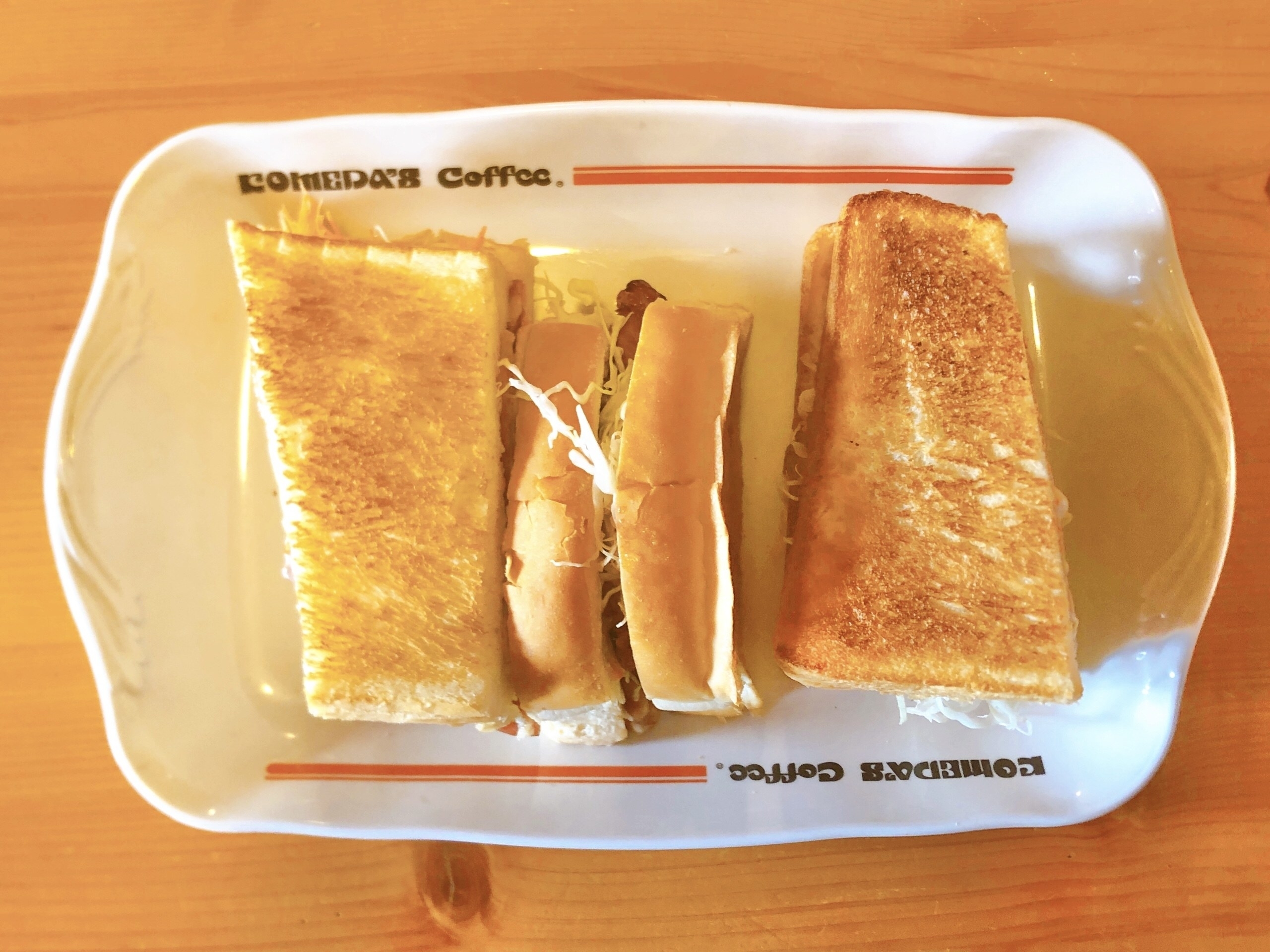 コメダ珈琲店のおすすめサンド「あみ焼きチキンホットサンド」