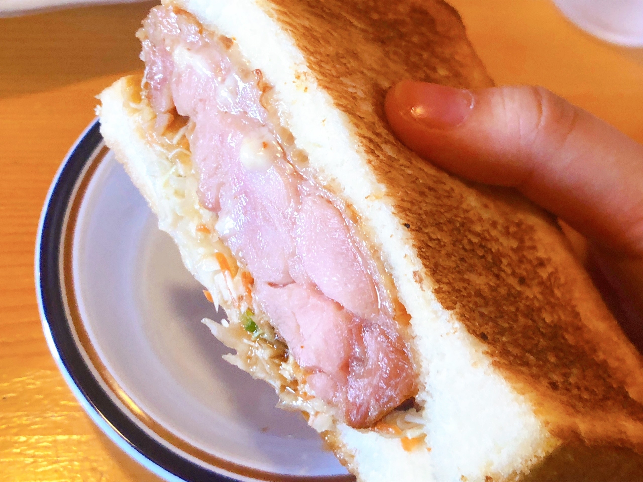 コメダ珈琲店のおすすめサンド「あみ焼きチキンホットサンド」