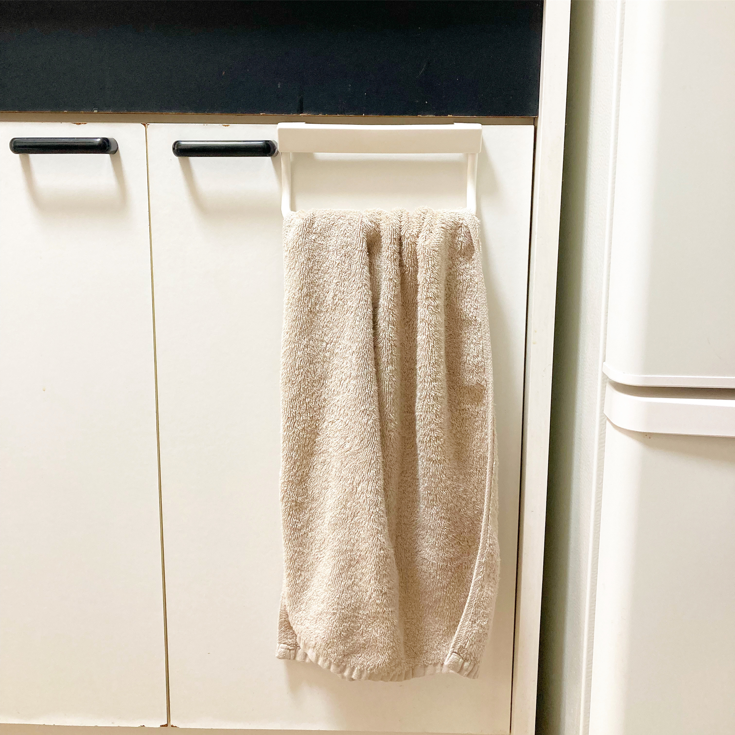 CanDo(キャンドゥ)の便利アイテム「CL扉掛けタオルハンガー」