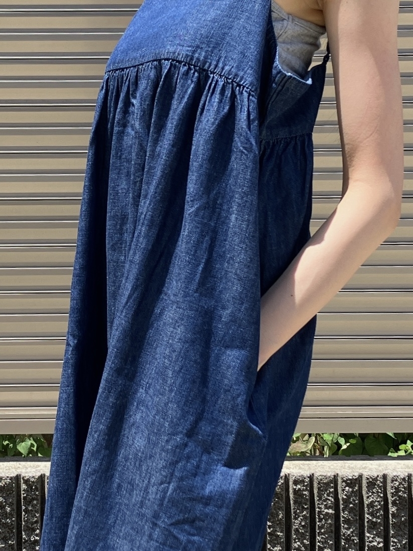 Honeys（ハニーズ）のおすすめワンピース「デニムキャミワンピース」