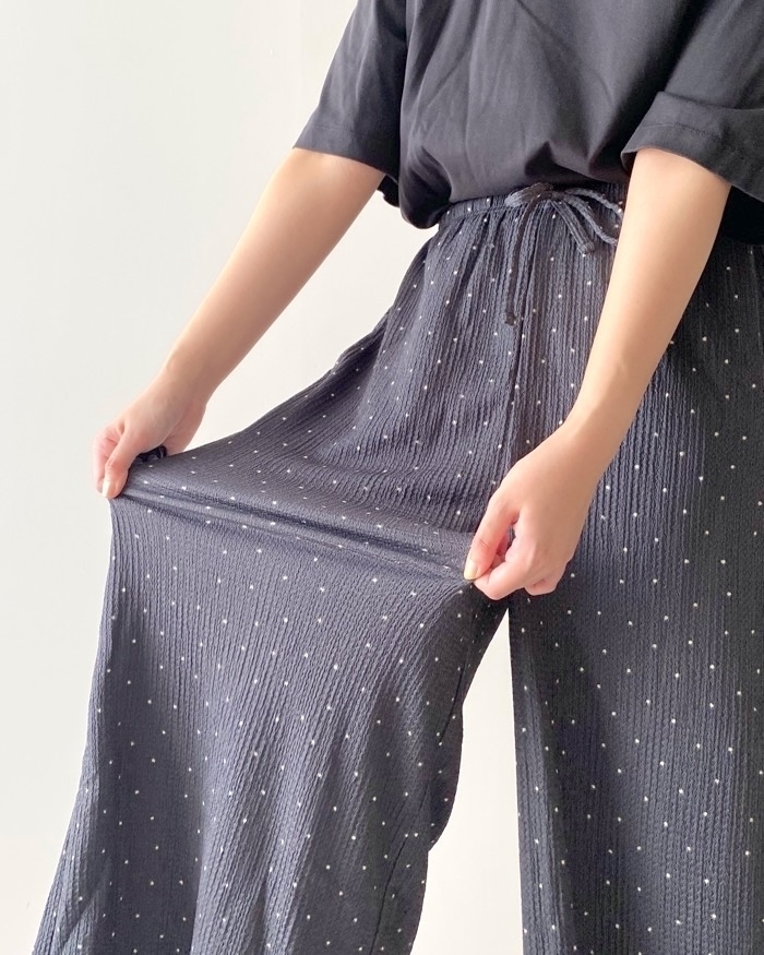 gu（ジーユー）のおすすめコーデ「ラウンジフレアパンツ（ドット）+E」が大人気