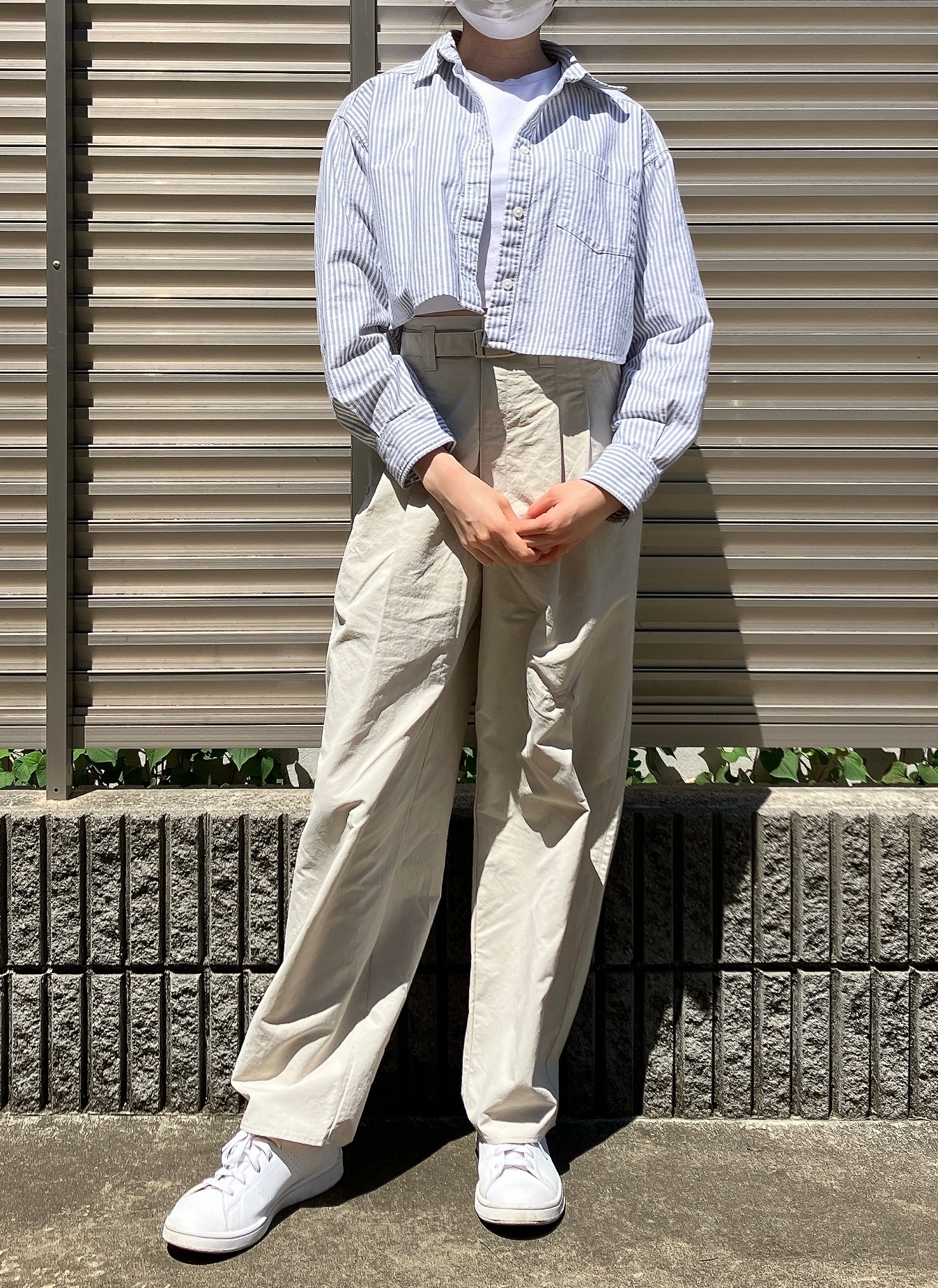 gu(ジーユー)のおすすめコーデ「テックタックコクーンパンツ」が大人気