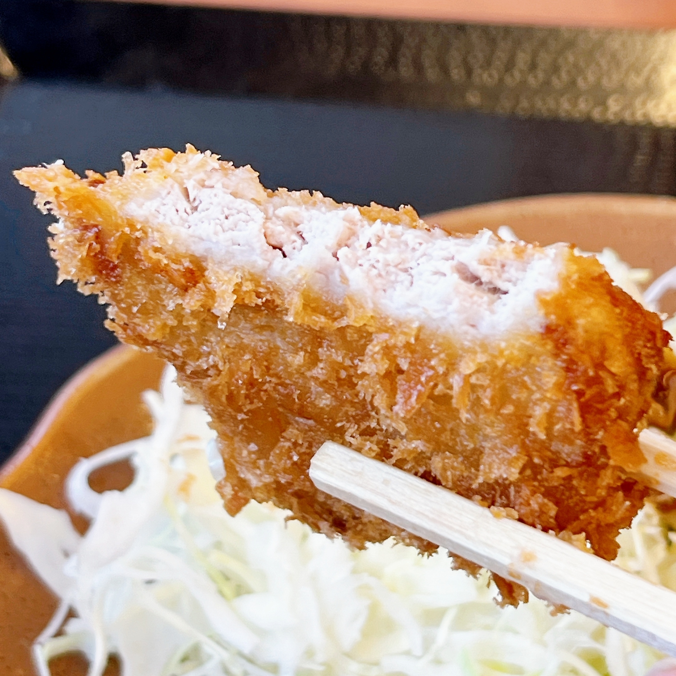 かつやのおすすめメニュー「とん汁定食（ヒレカツ）」