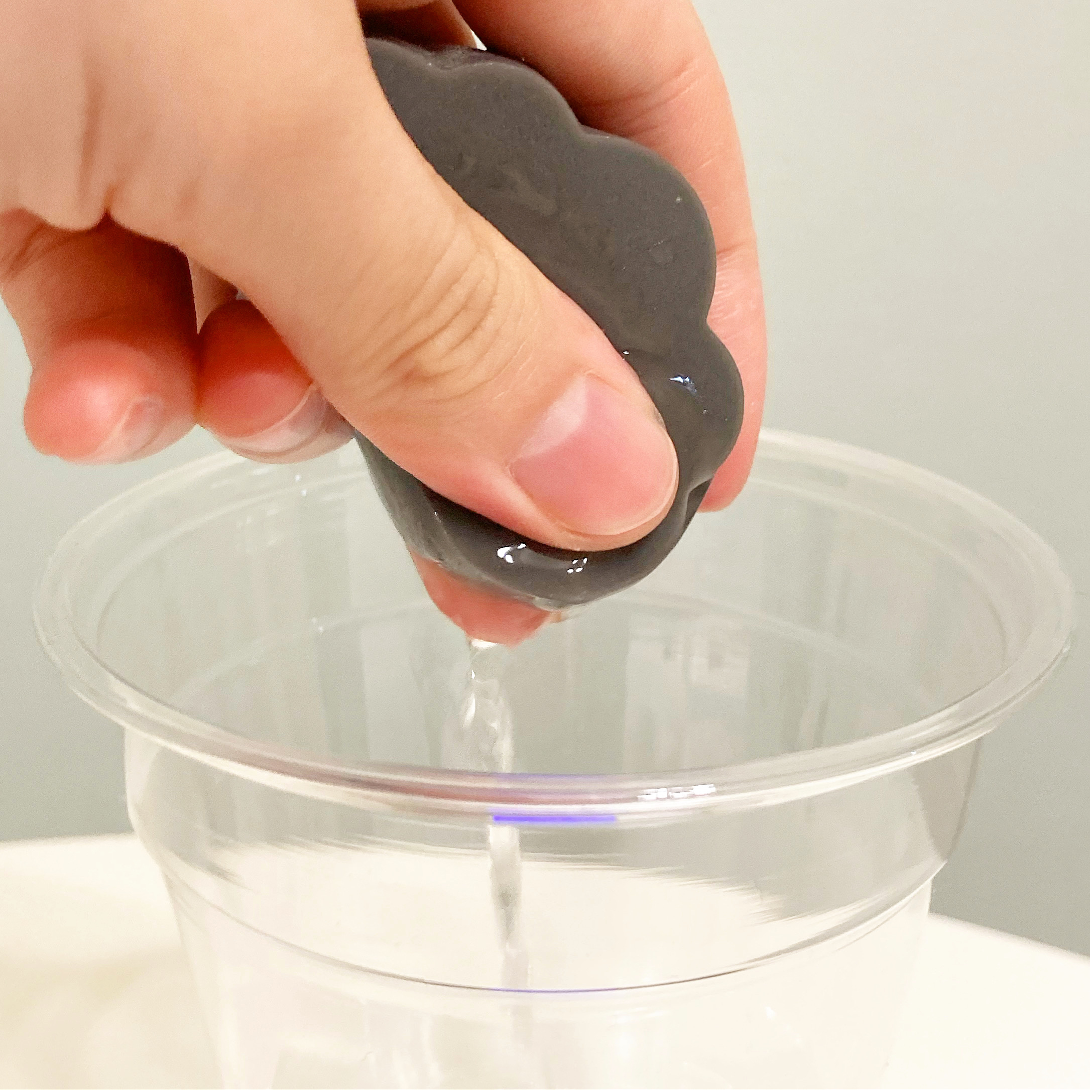 CanDo(キャンドゥ)のお掃除アイテム「PVA吸水スポンジくも ミニ3P」