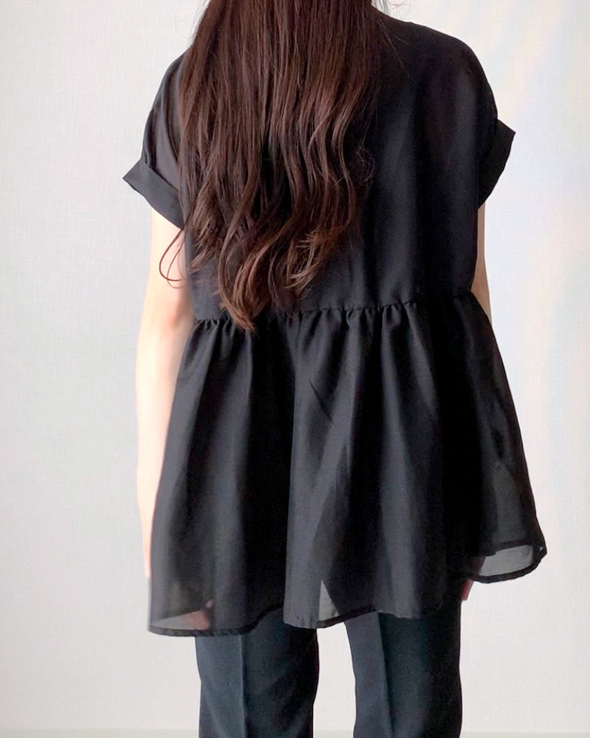 しまむらのおすすめファッションアイテム「HKぺプラムシアーBL」