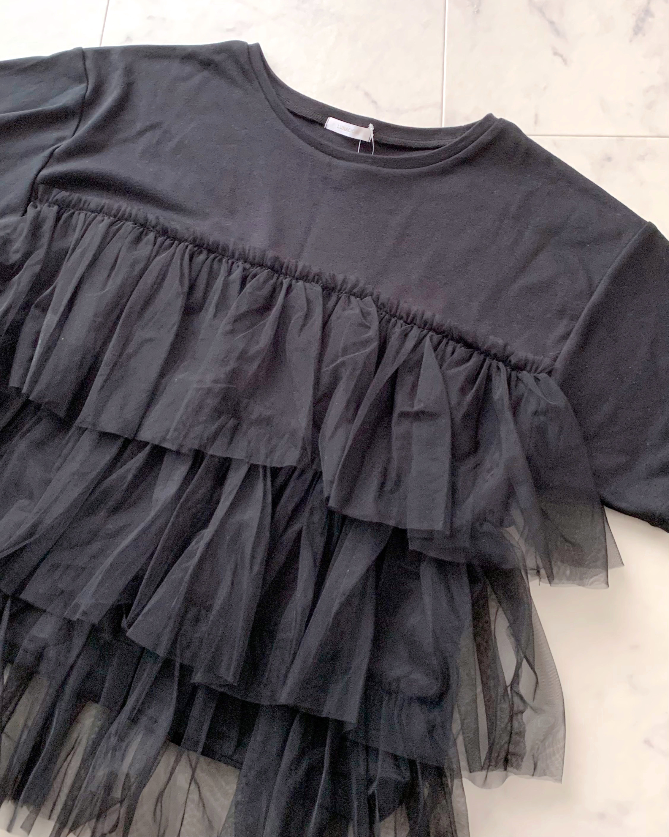 しまむらのおすすめファッションアイテム「ティアードチュールTシャツ」