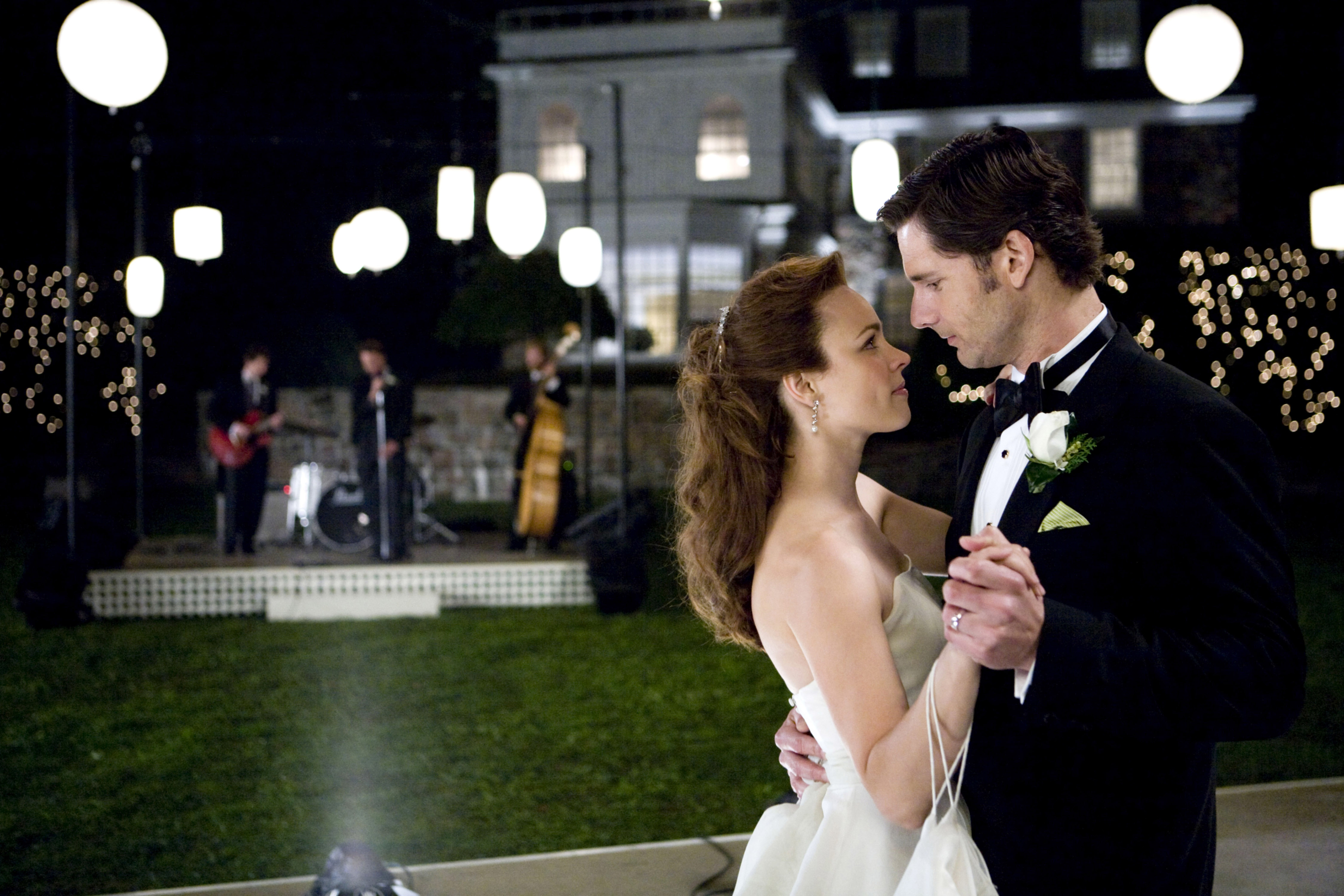 Rachel McAdams and Eric Bana dancing together as husband and wife