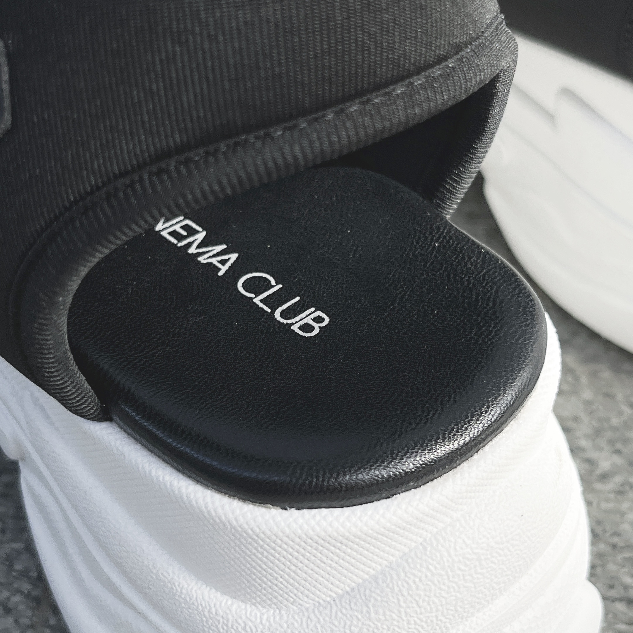 ハニーズのおすすめシューズ「コード付スポーツサンダル」