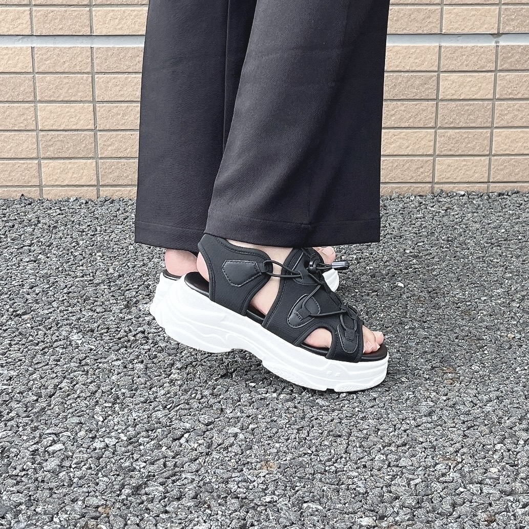 ハニーズのおすすめシューズ「コード付スポーツサンダル」