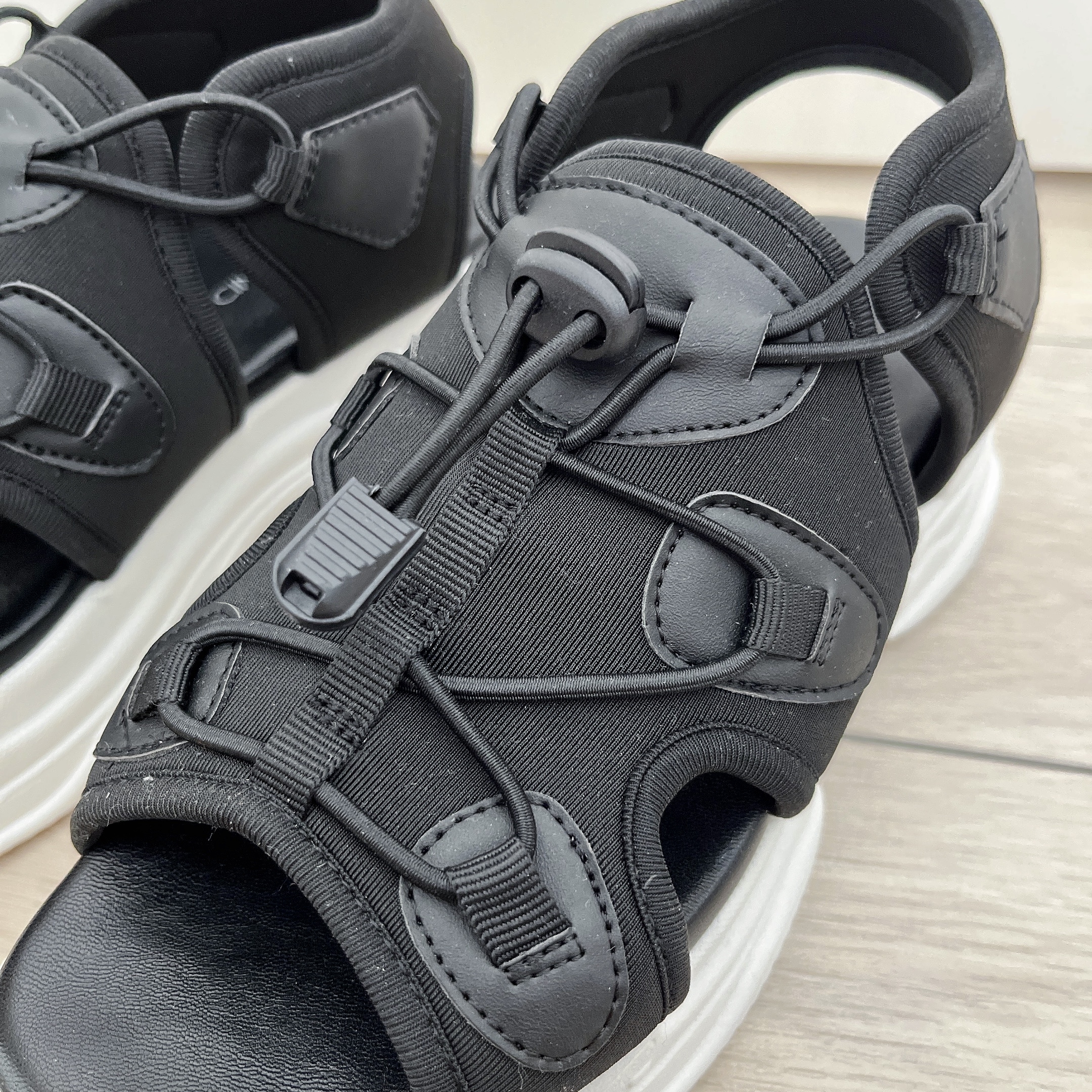 ハニーズのおすすめシューズ「コード付スポーツサンダル」