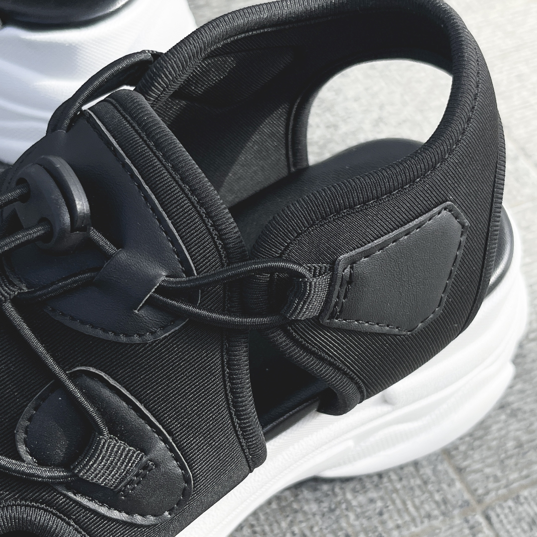 ハニーズのおすすめシューズ「コード付スポーツサンダル」