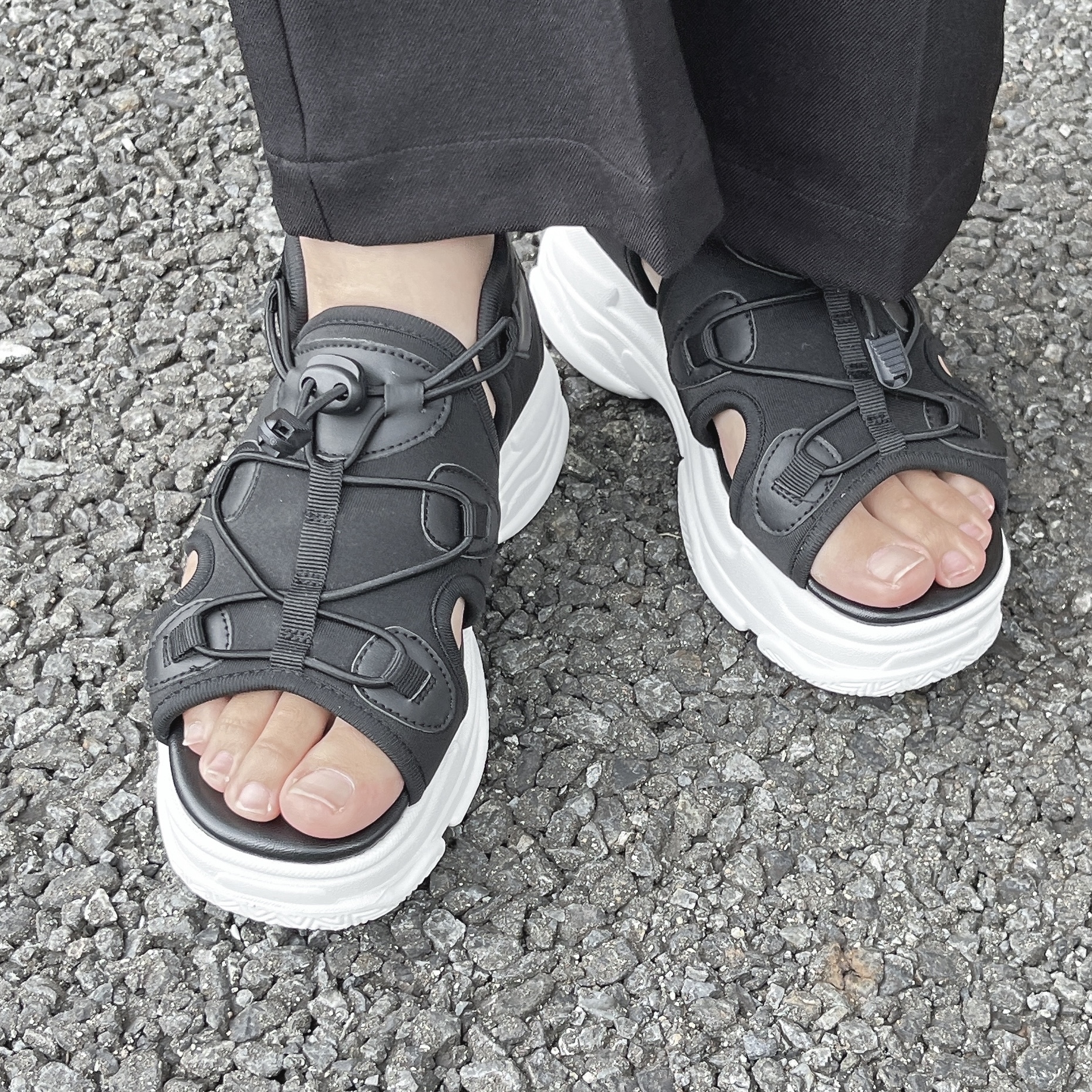 ハニーズのおすすめシューズ「コード付スポーツサンダル」