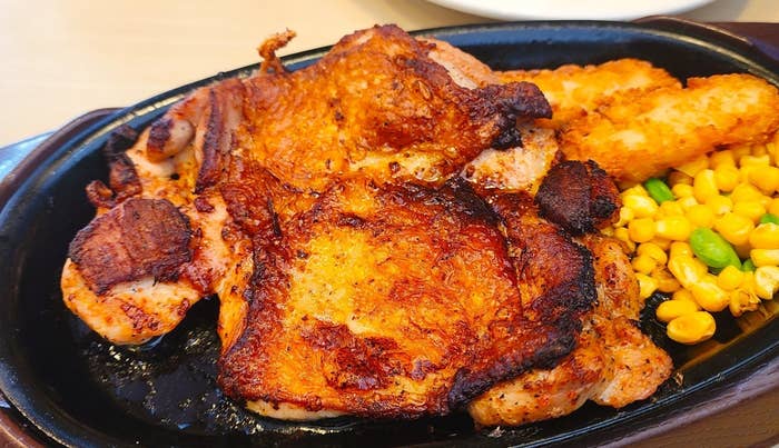 ガストのおすすめフード「チキテキスパイス焼きランチ」