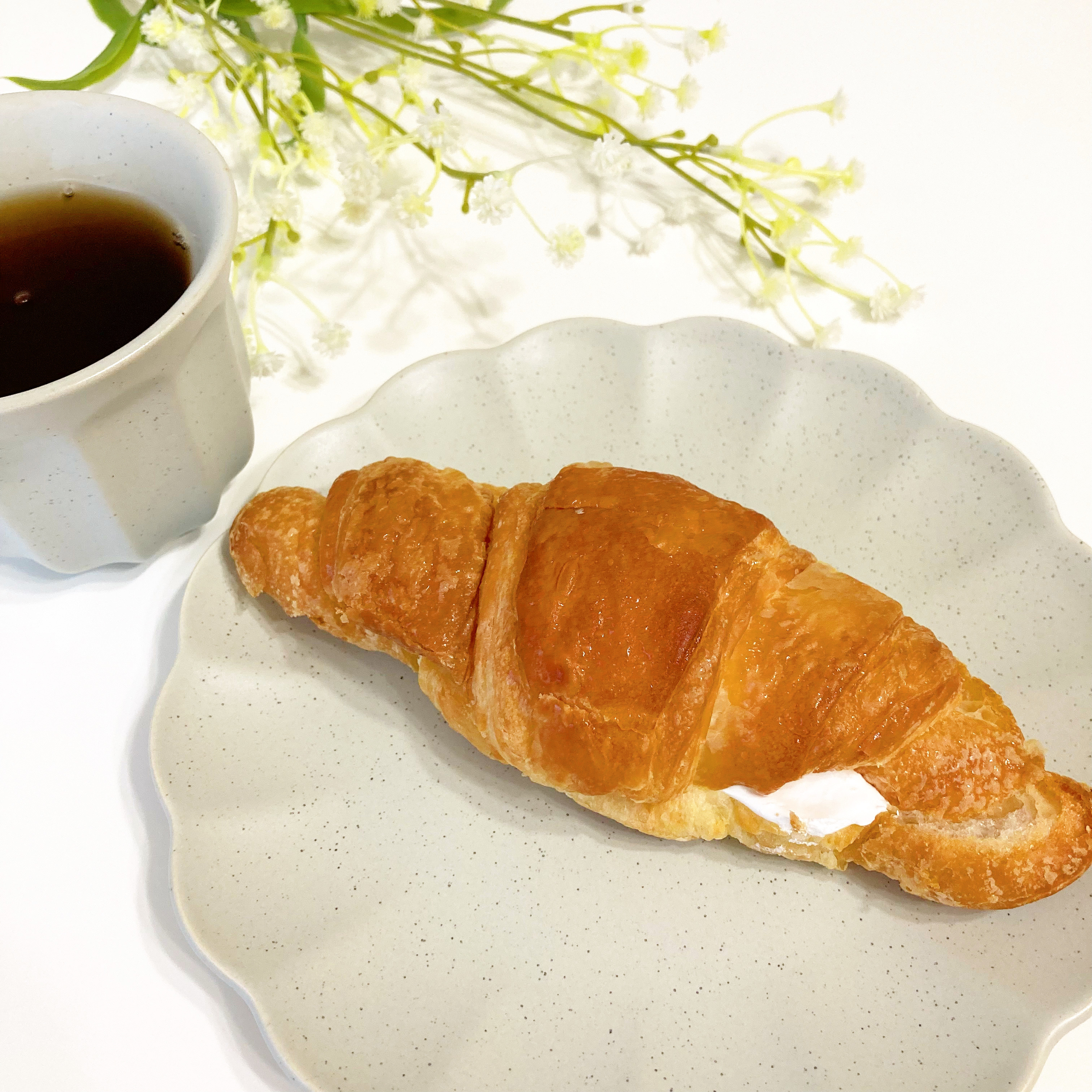 FamilyMart（ファミリーマート）のおすすめスイーツパン「生クロワッサン（ダブルミルク）」