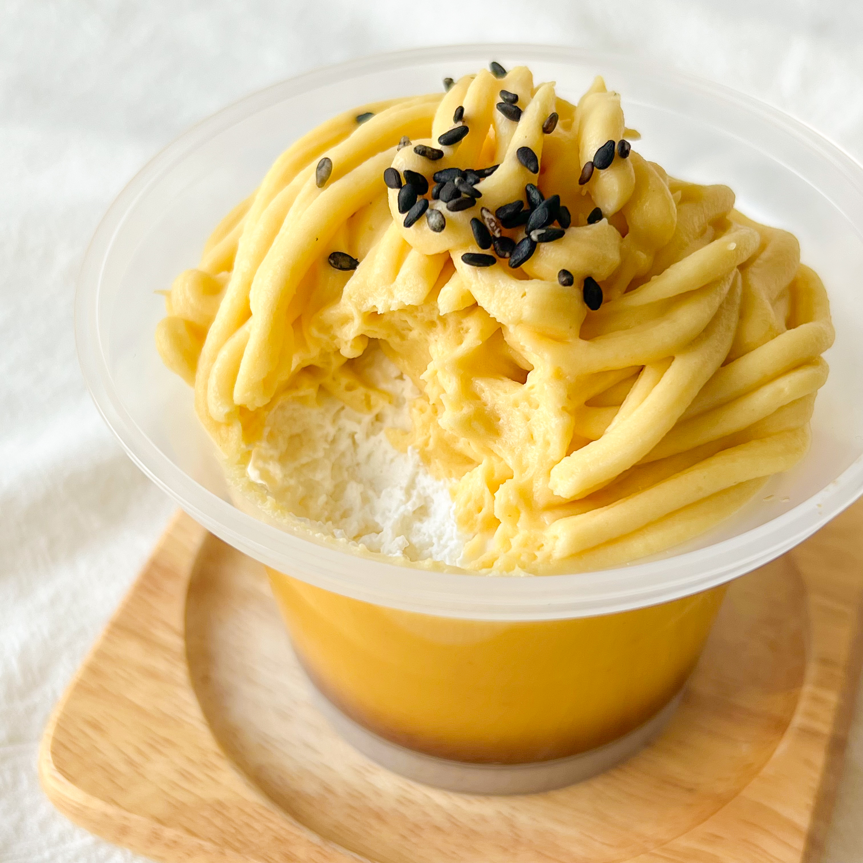 FamilyMart（ファミリーマート）の贅沢スイーツ「紅はるかのモンブランプリン」