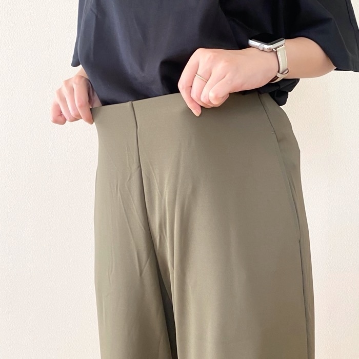 UNIQLO（ユニクロ）のおすすめファッションアイテム「クレープジャージーストレートパンツ」