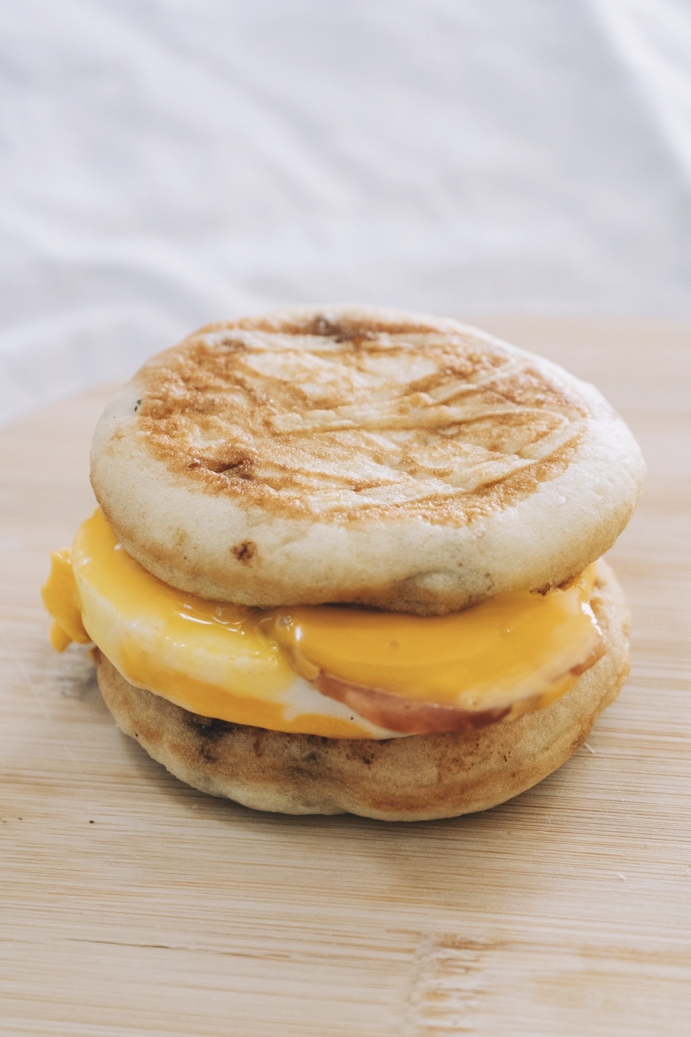 マクドナルドのおすすめメニュー「マックグリドル ベーコンエッグ」