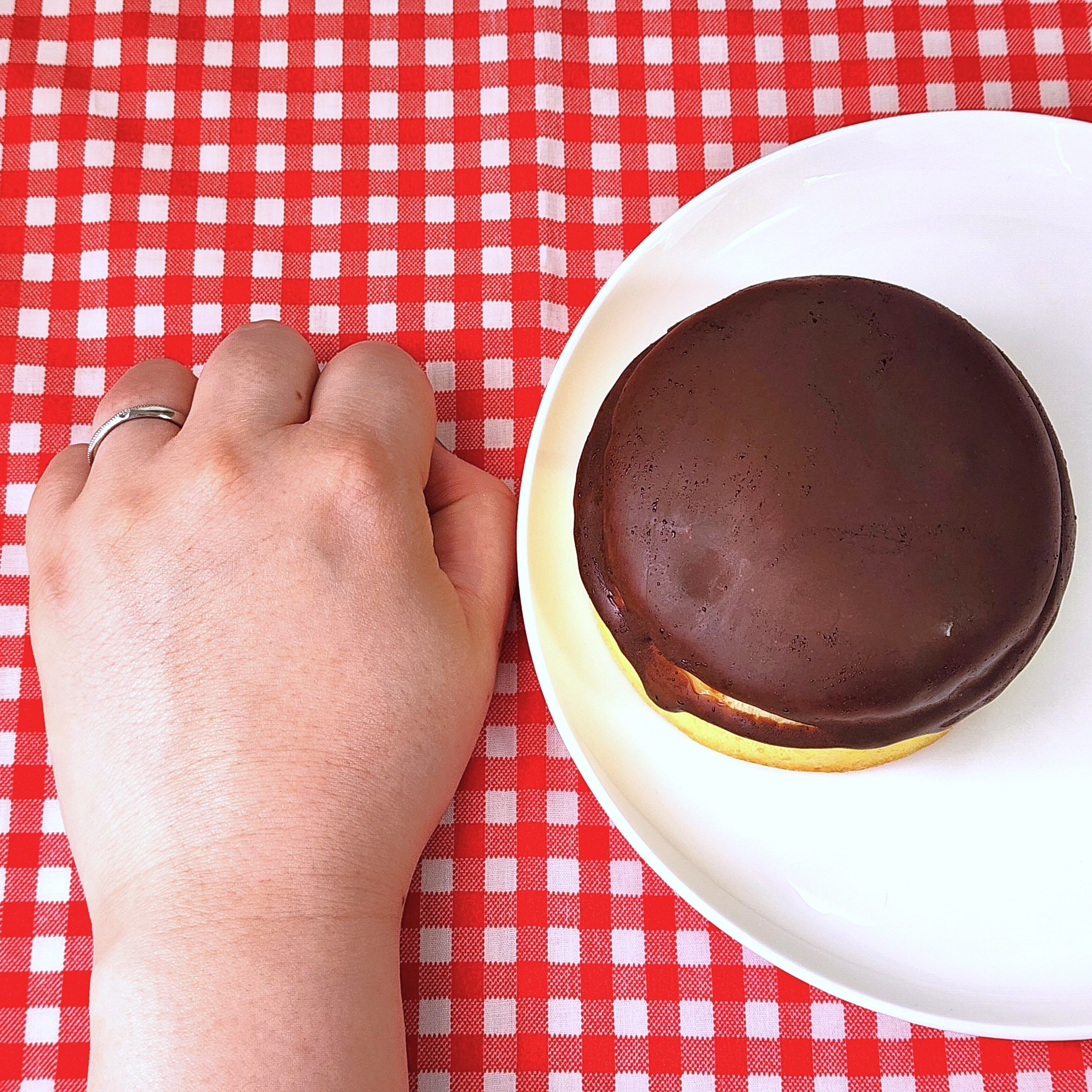 セブン-イレブンのおすすめパン「プリンみたいなパン1998年」