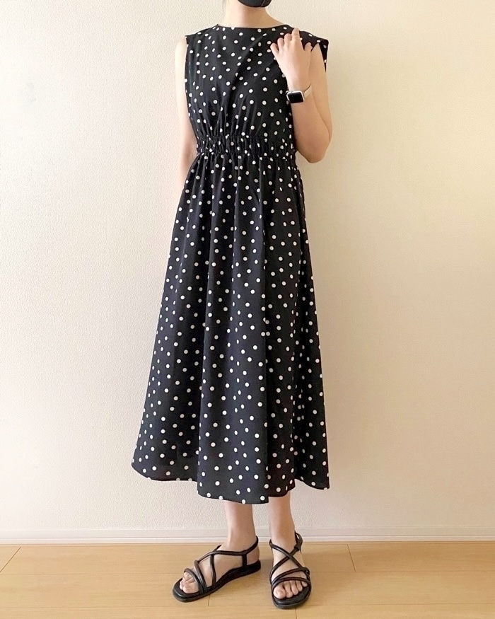 GU(ジーユー)のおすすめワンピース「ドットプリントワンピース(ノースリーブ)Z」