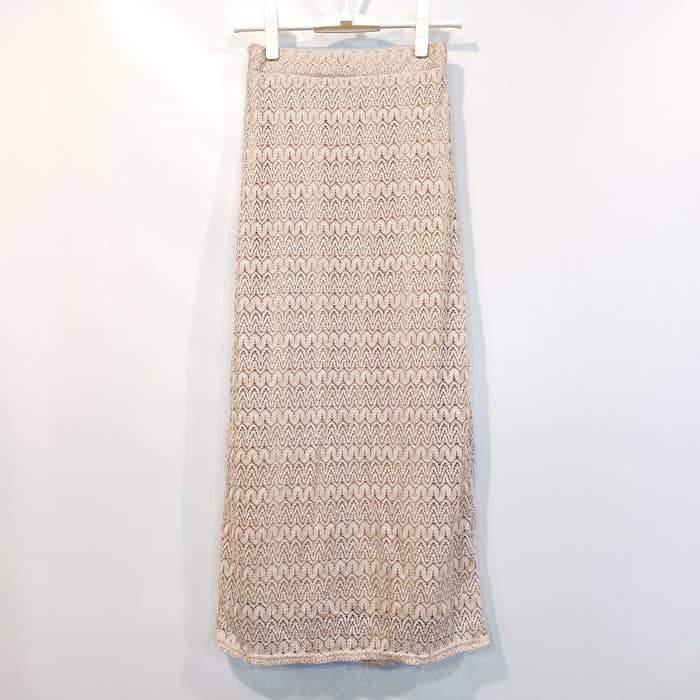 しまむらのおすすめファッションアイテム「レースナロースカート」