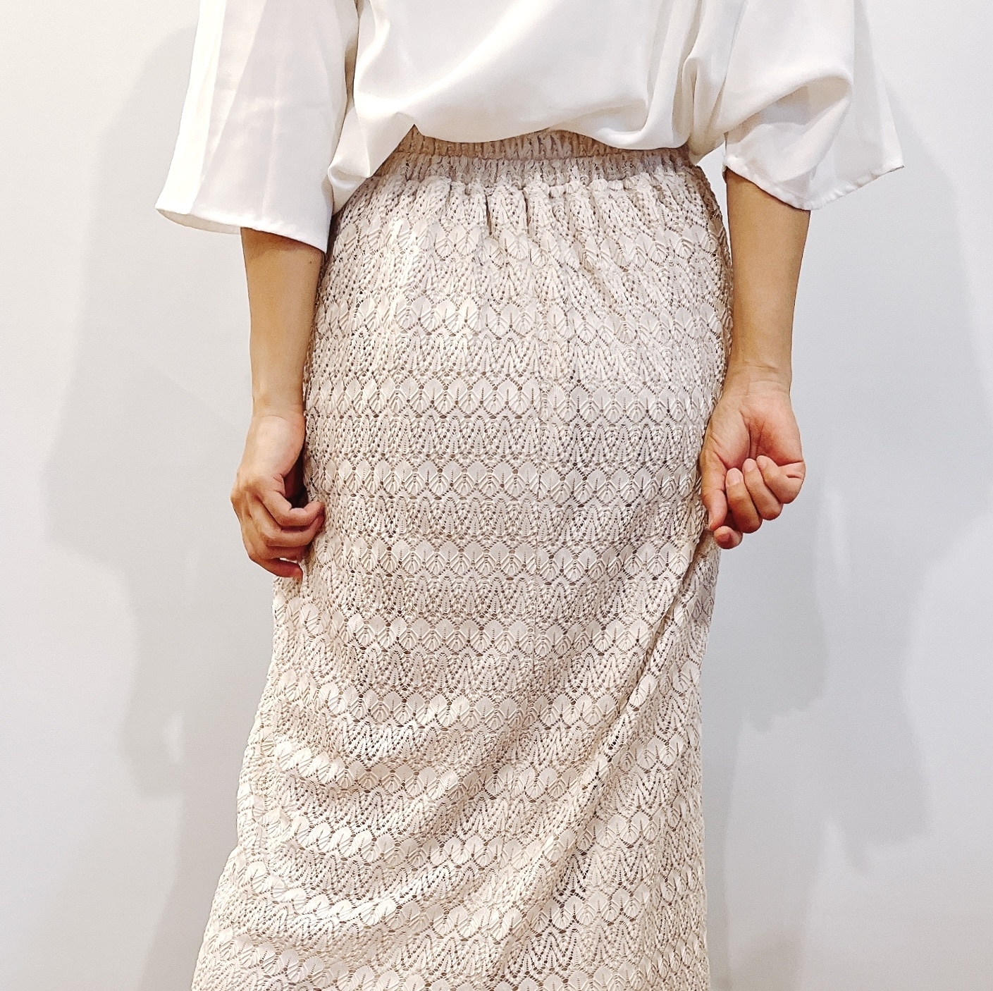 しまむらのおすすめファッションアイテム「レースナロースカート」