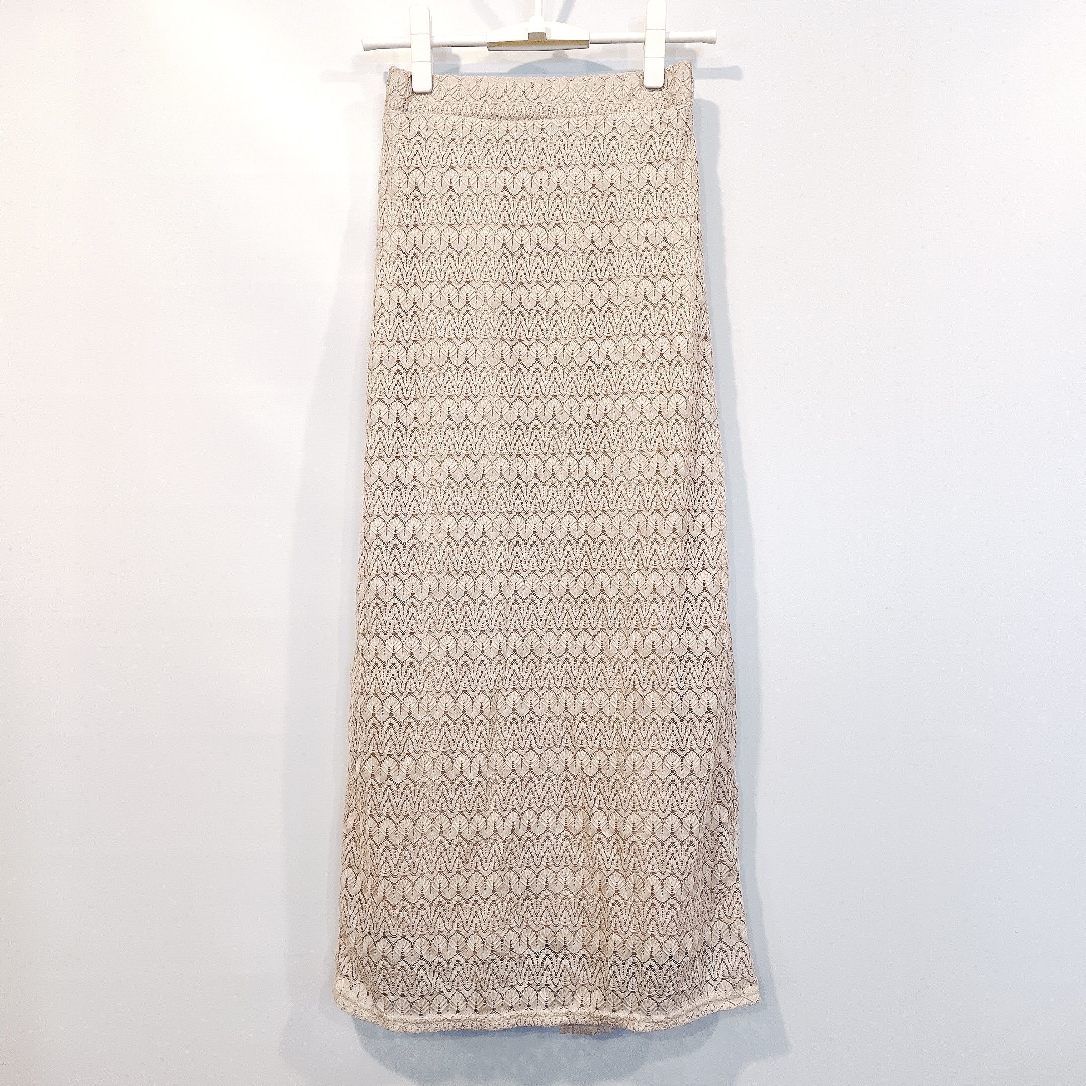 しまむらのおすすめファッションアイテム「レースナロースカート」