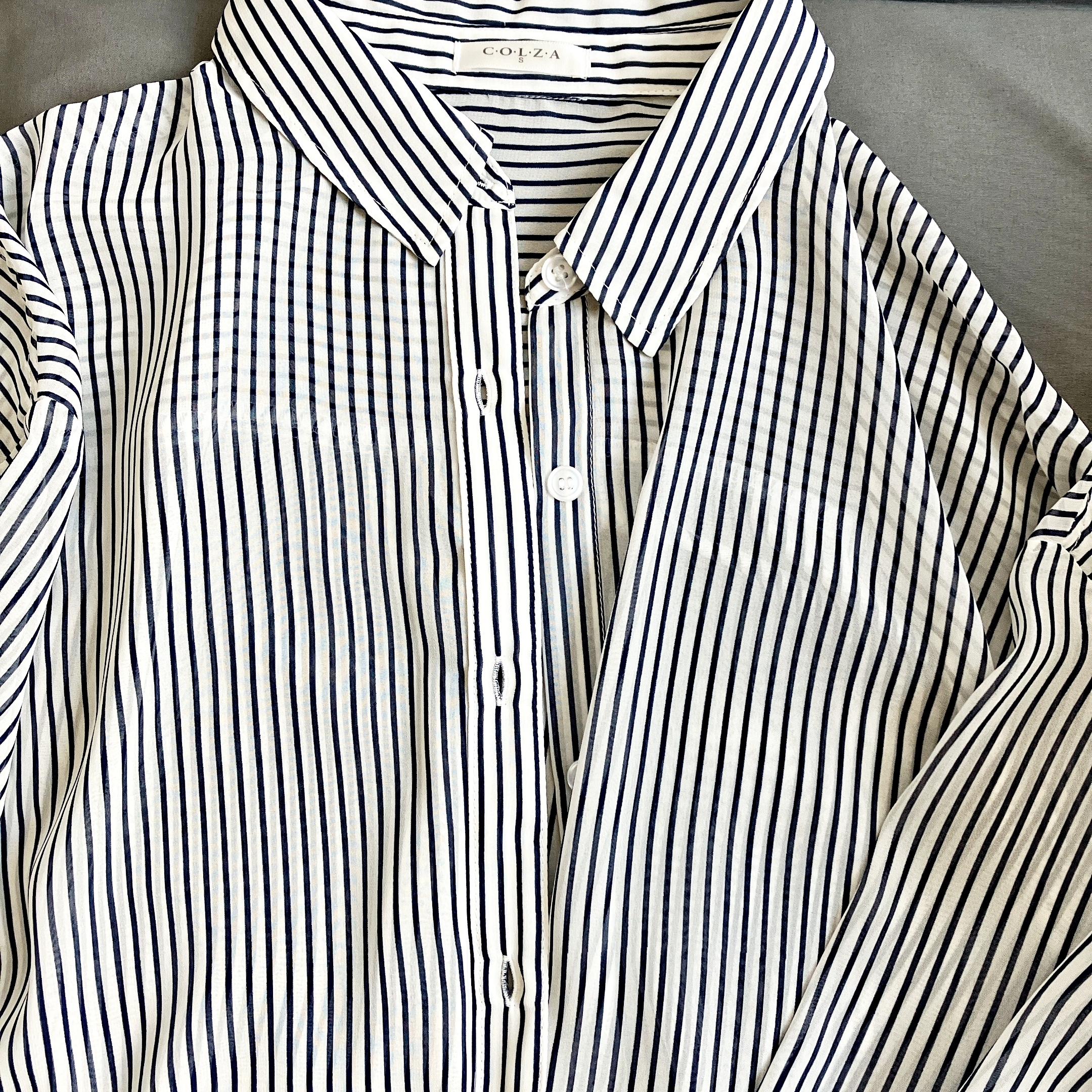 Honeys(ハニーズ)のおすすめシャツ「タンク付シアーシャツ」