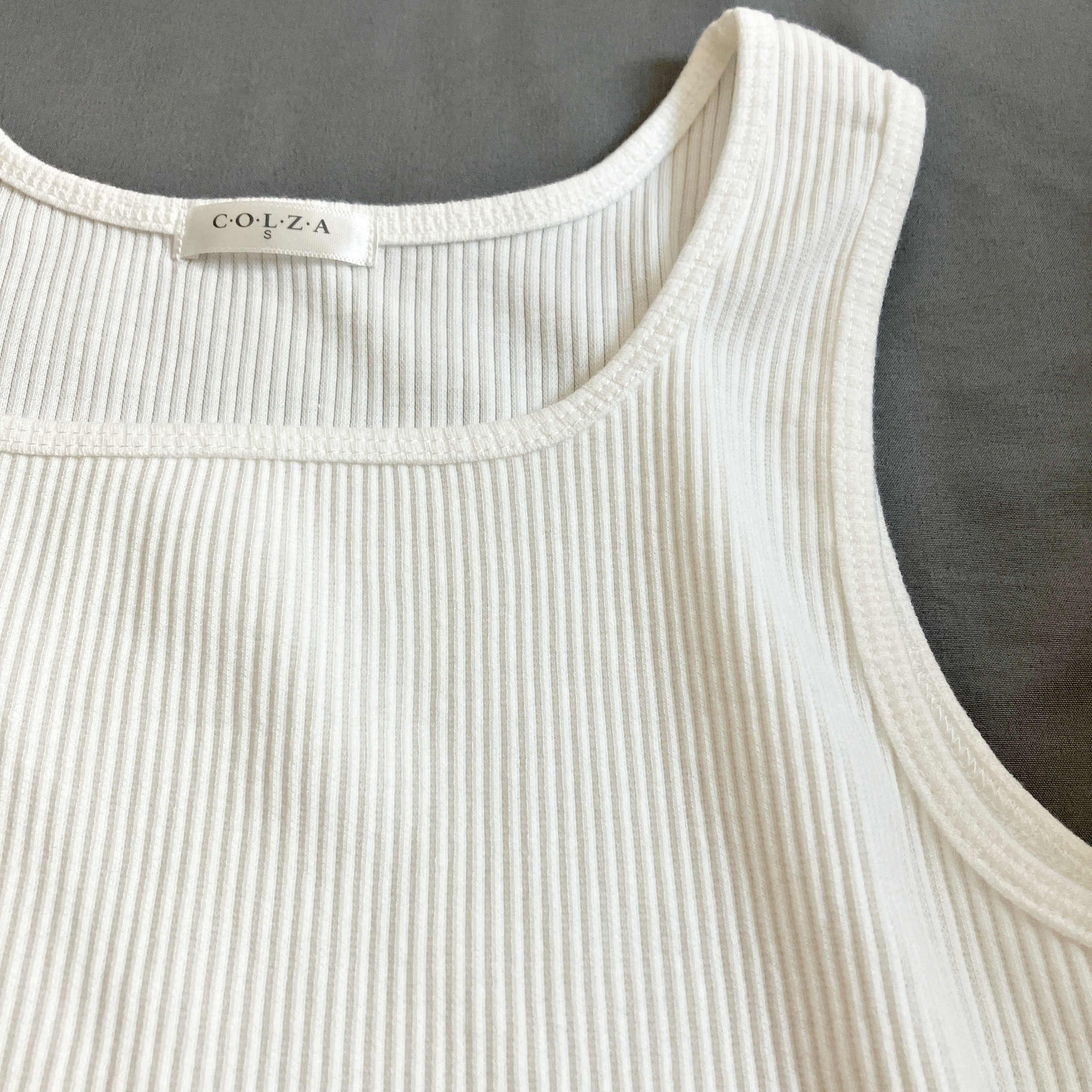 Honeys(ハニーズ)のおすすめシャツ「タンク付シアーシャツ」