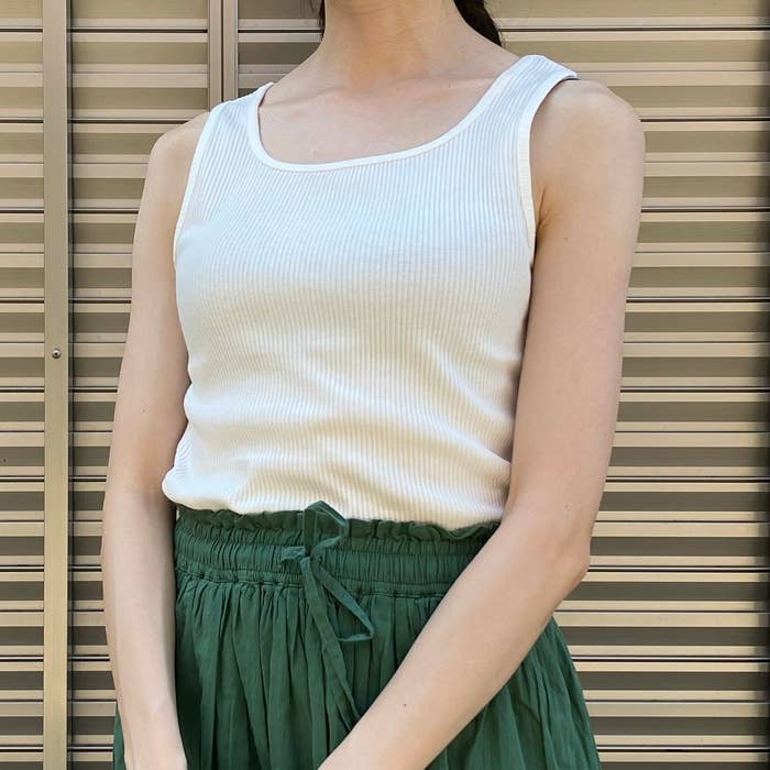 Honeys(ハニーズ)のおすすめシャツ「タンク付シアーシャツ」