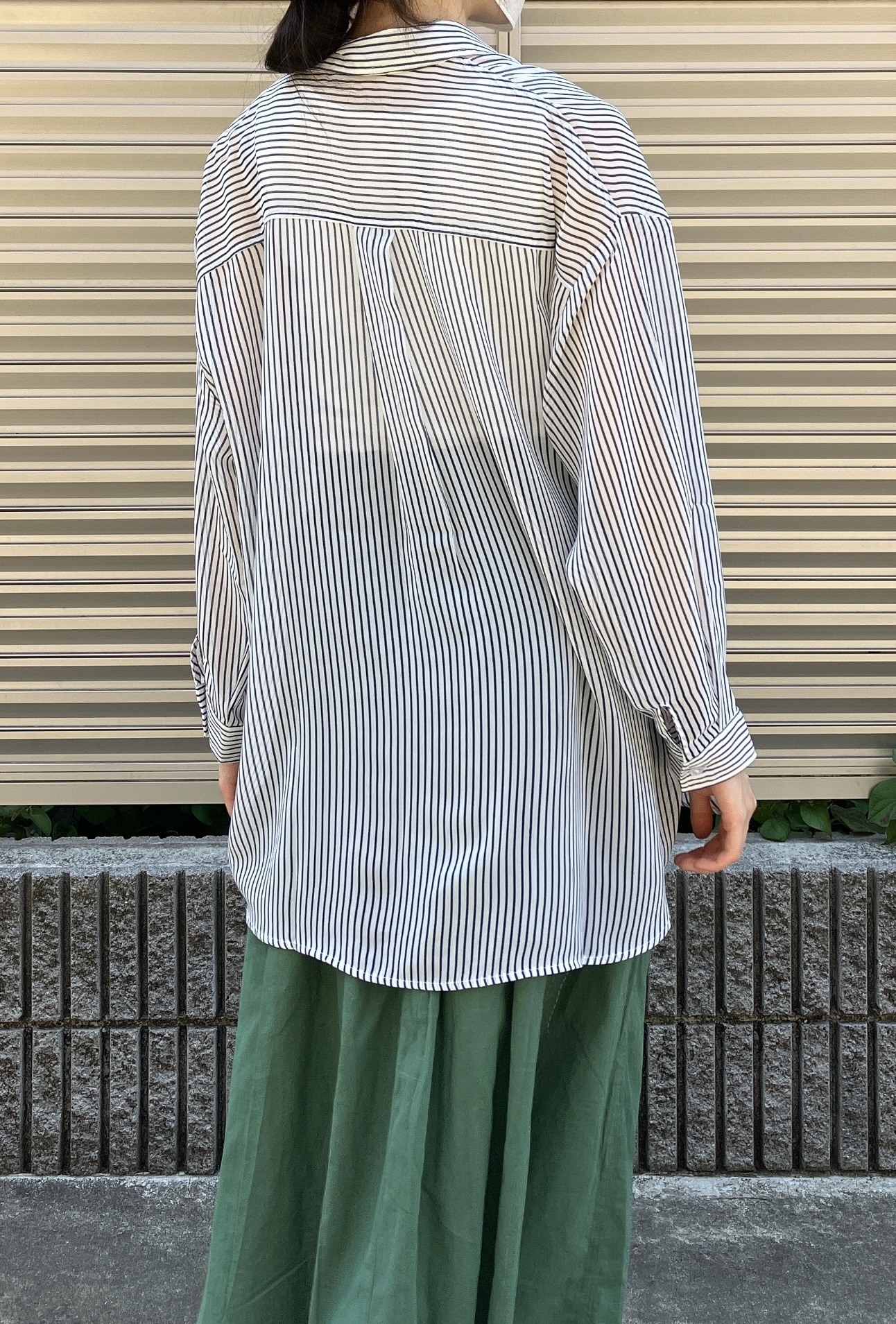 Honeys(ハニーズ)のおすすめシャツ「タンク付シアーシャツ」