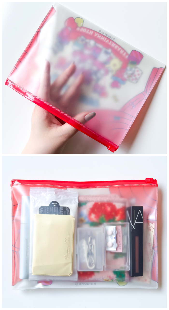 Seria（セリア）のおすすめ便利グッズ「キティ 50周年ファスナーケース B6」