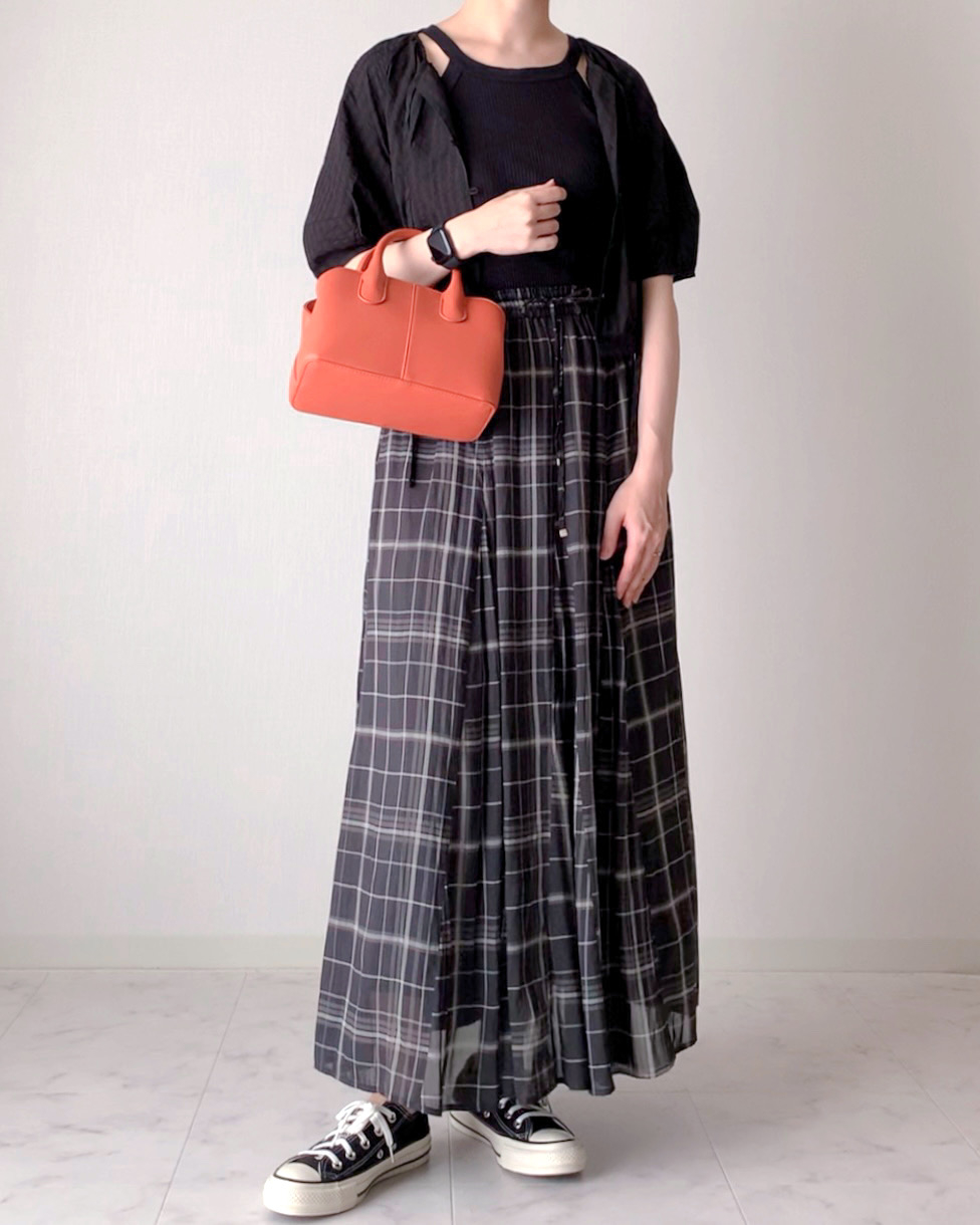 GUのおすすめトップス「テクスチャーランタンスリーブブラウス（5分袖）Q」