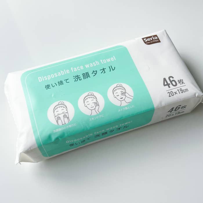 Seria(セリア)のおすすめ便利グッズ「使い捨て洗顔タオル 46P」