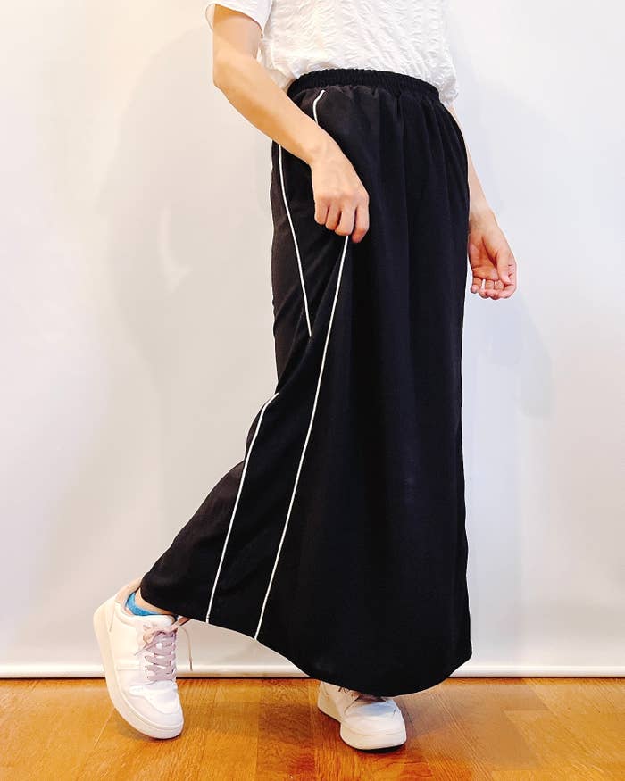 しまむらのおすすめファッションアイテム「ラインスカート」