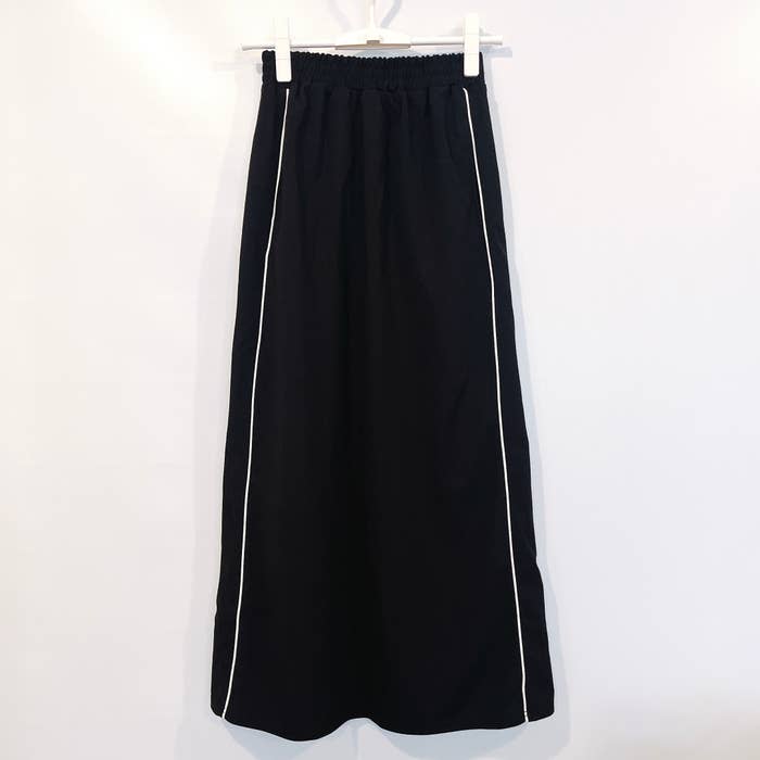 しまむらのおすすめファッションアイテム「ラインスカート」