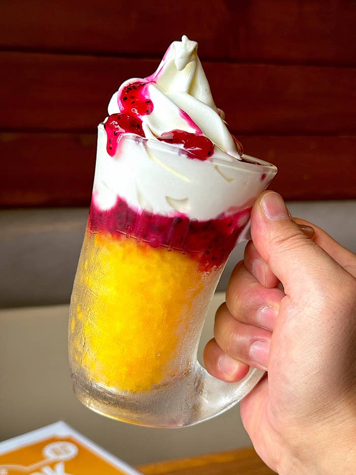 びっくりドンキーのおすすめスイーツ「夏雲かき氷(トロピカル)」