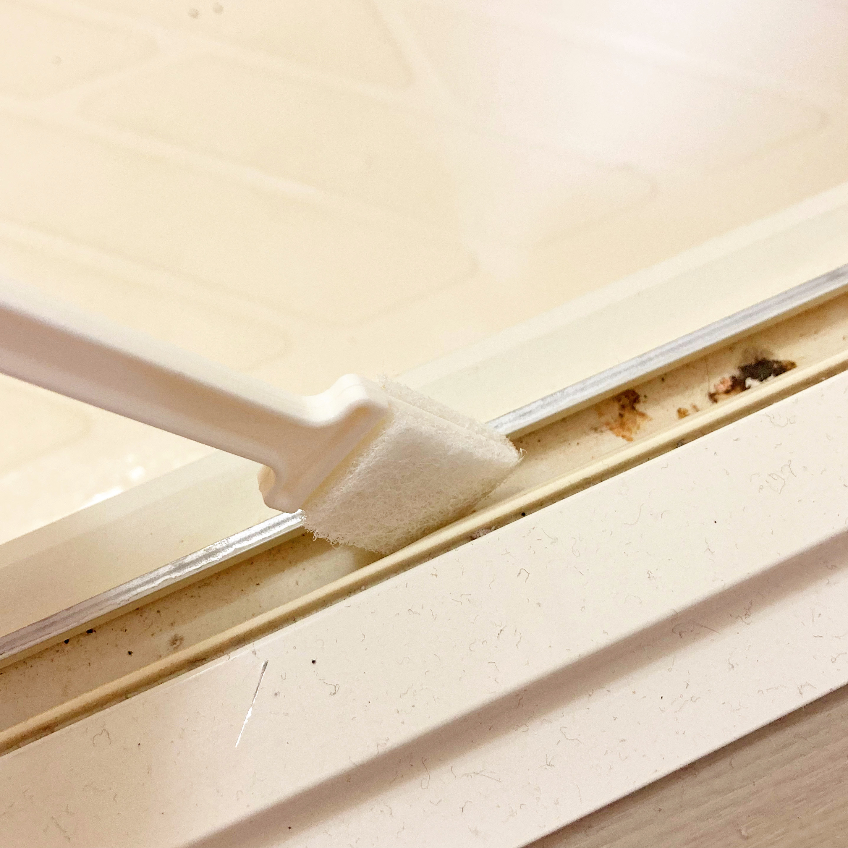 CanDo(キャンドゥ)の掃除アイテム「すきまブラシ 5本」