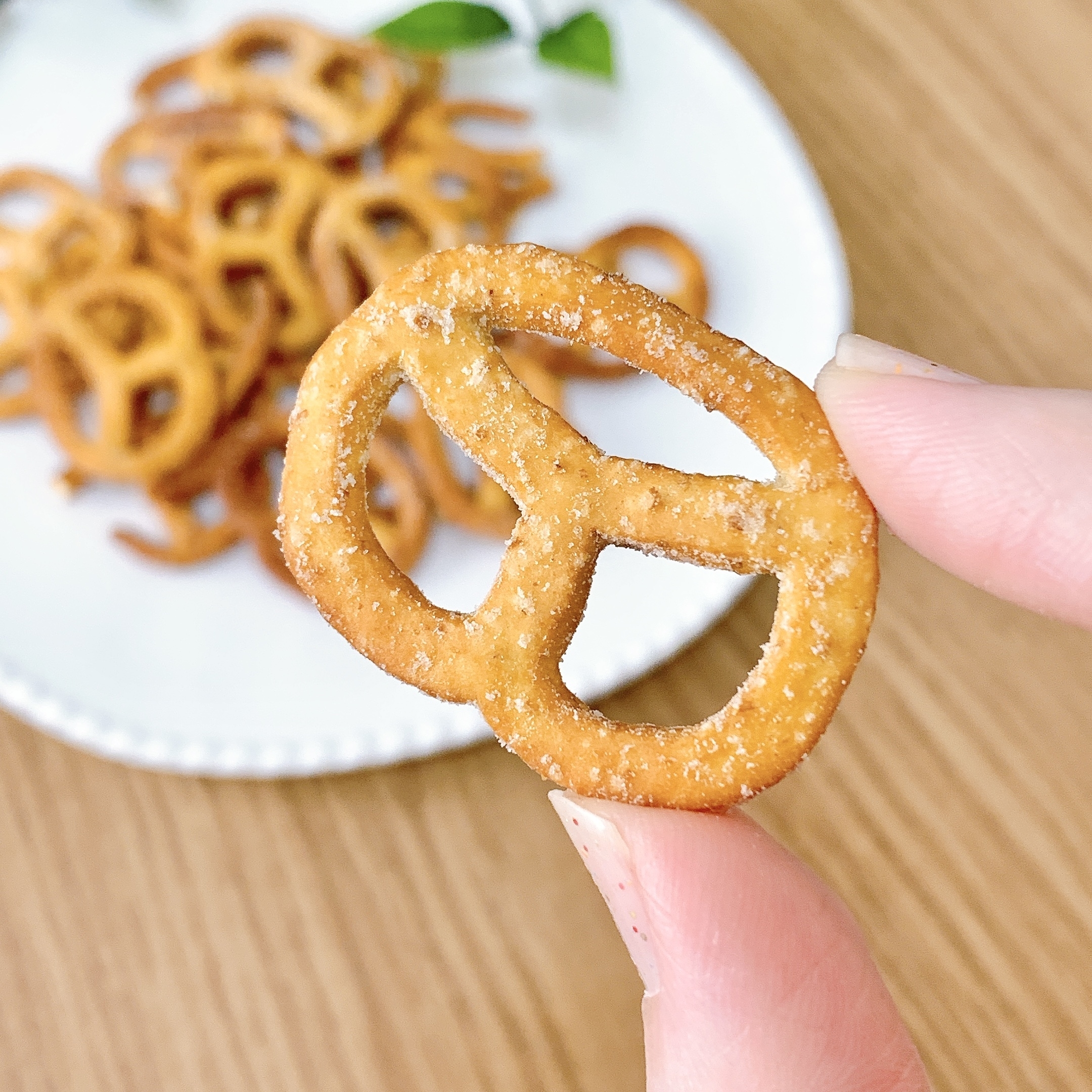 無印良品のプレッツェル レモンベーコン風味」
