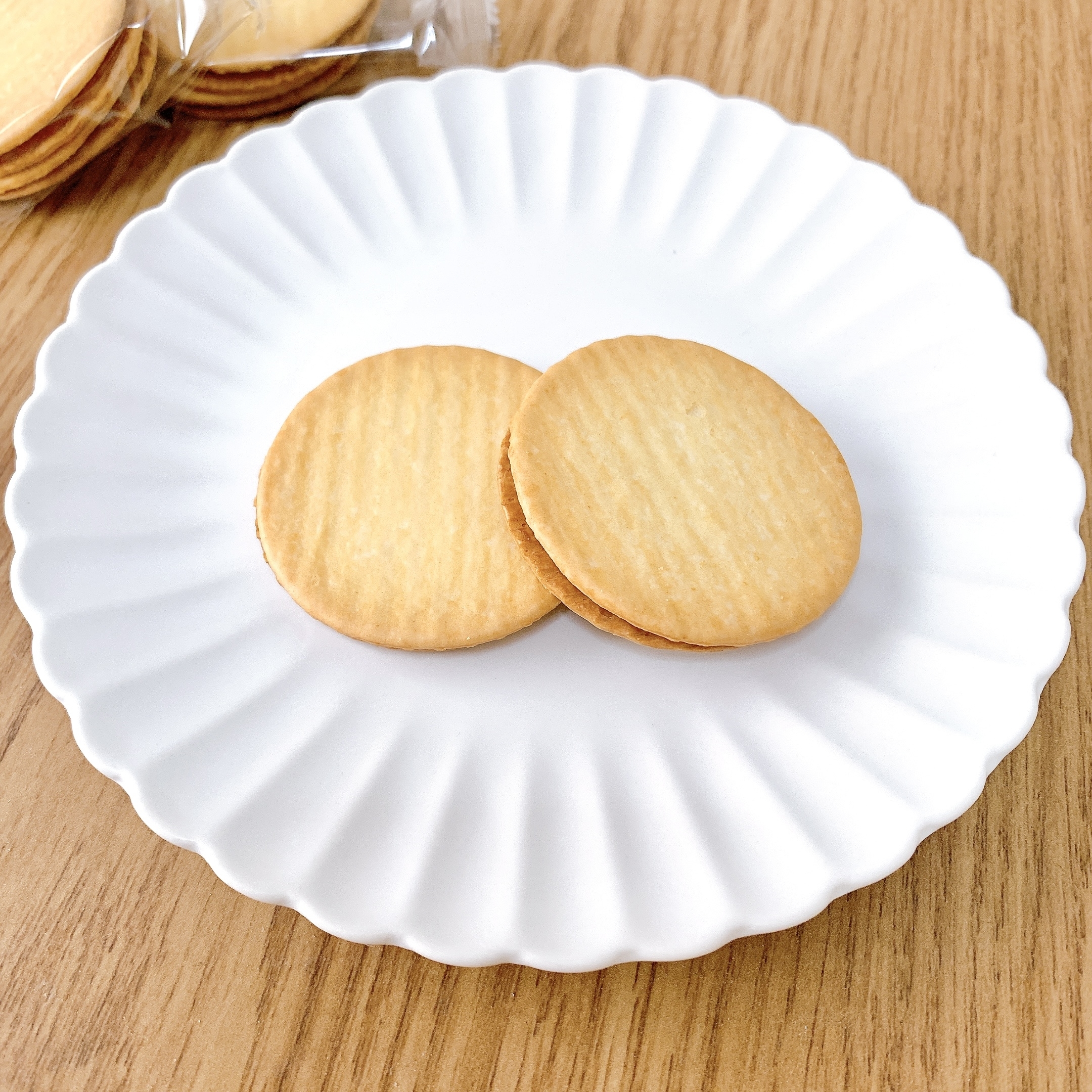 無印良品のおすすめのお菓子「プレッツェルサンド レモンクリーム味」