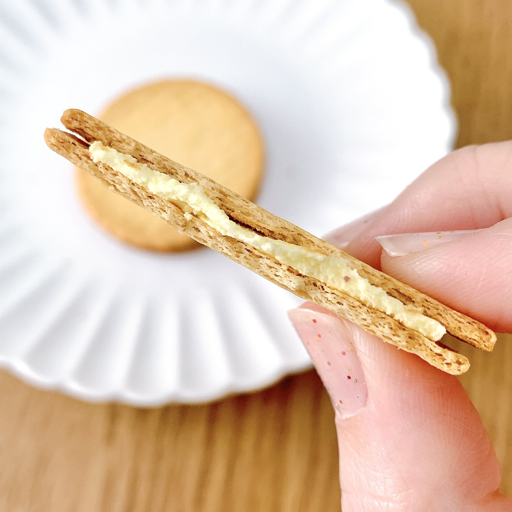 無印良品のおすすめのお菓子「プレッツェルサンド レモンクリーム味」