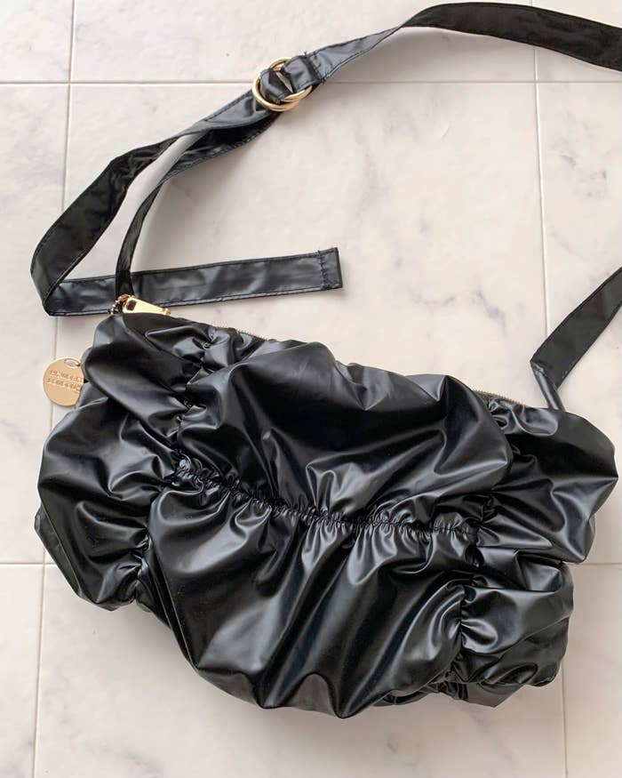 しまむらのおすすめファッションバッグ「HKシャーリングショルダー」