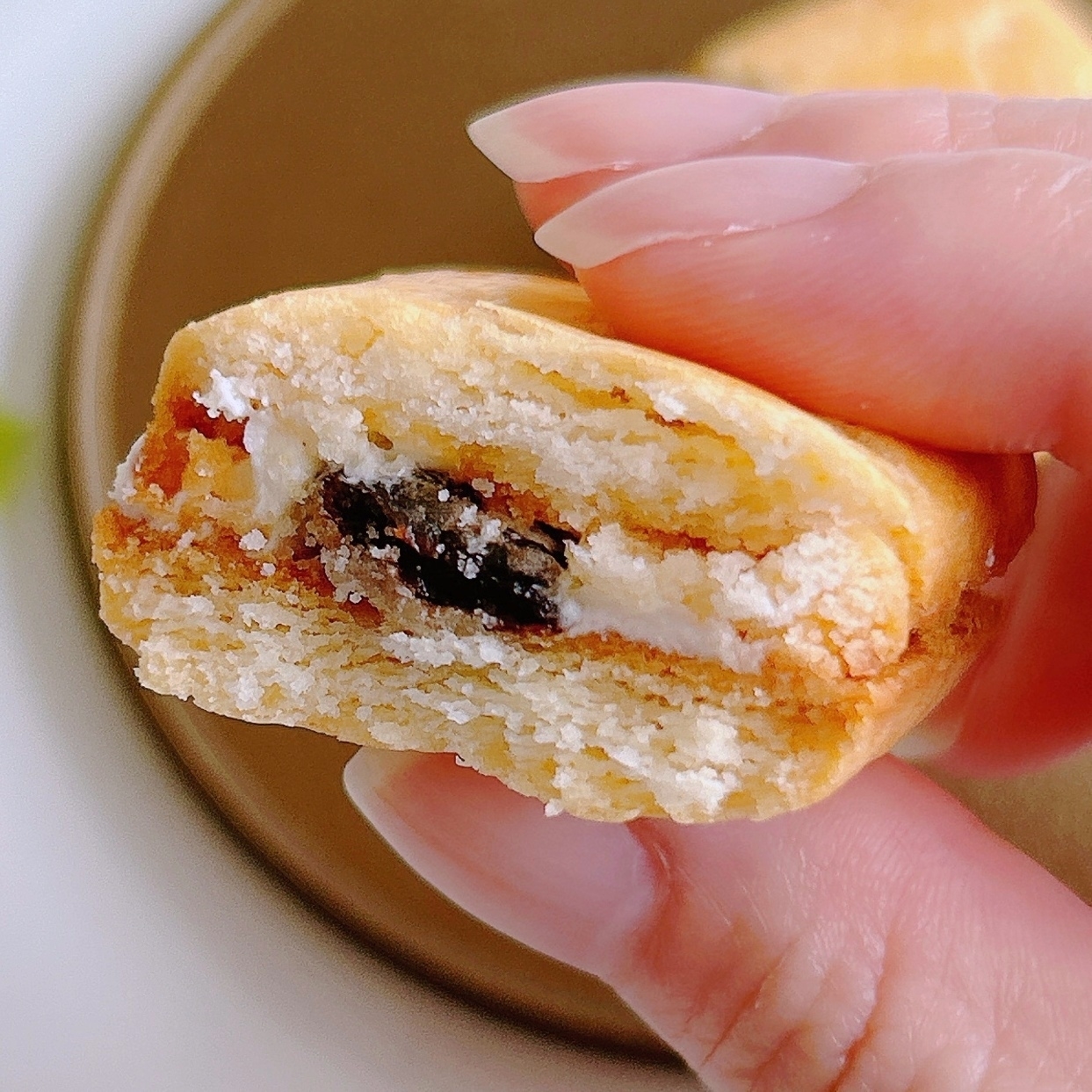 FamilyMart(ファミリーマート)のおすすめスイーツ「洋酒香るガトーレーズン」