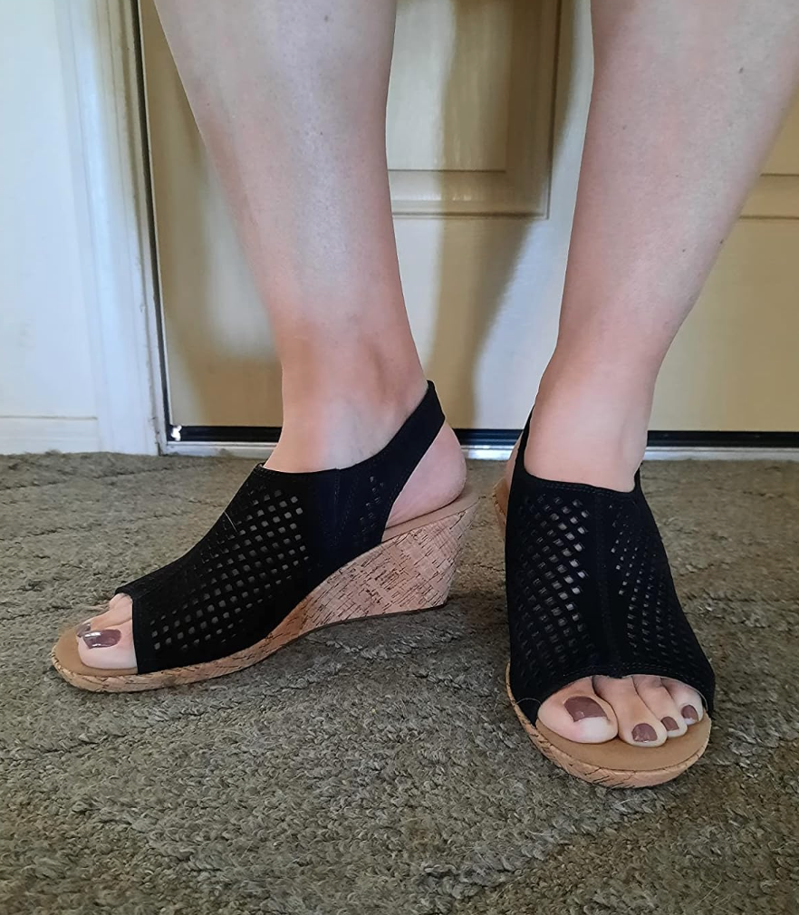 18 Best Sandals For Sweaty Feet In Warm Weather