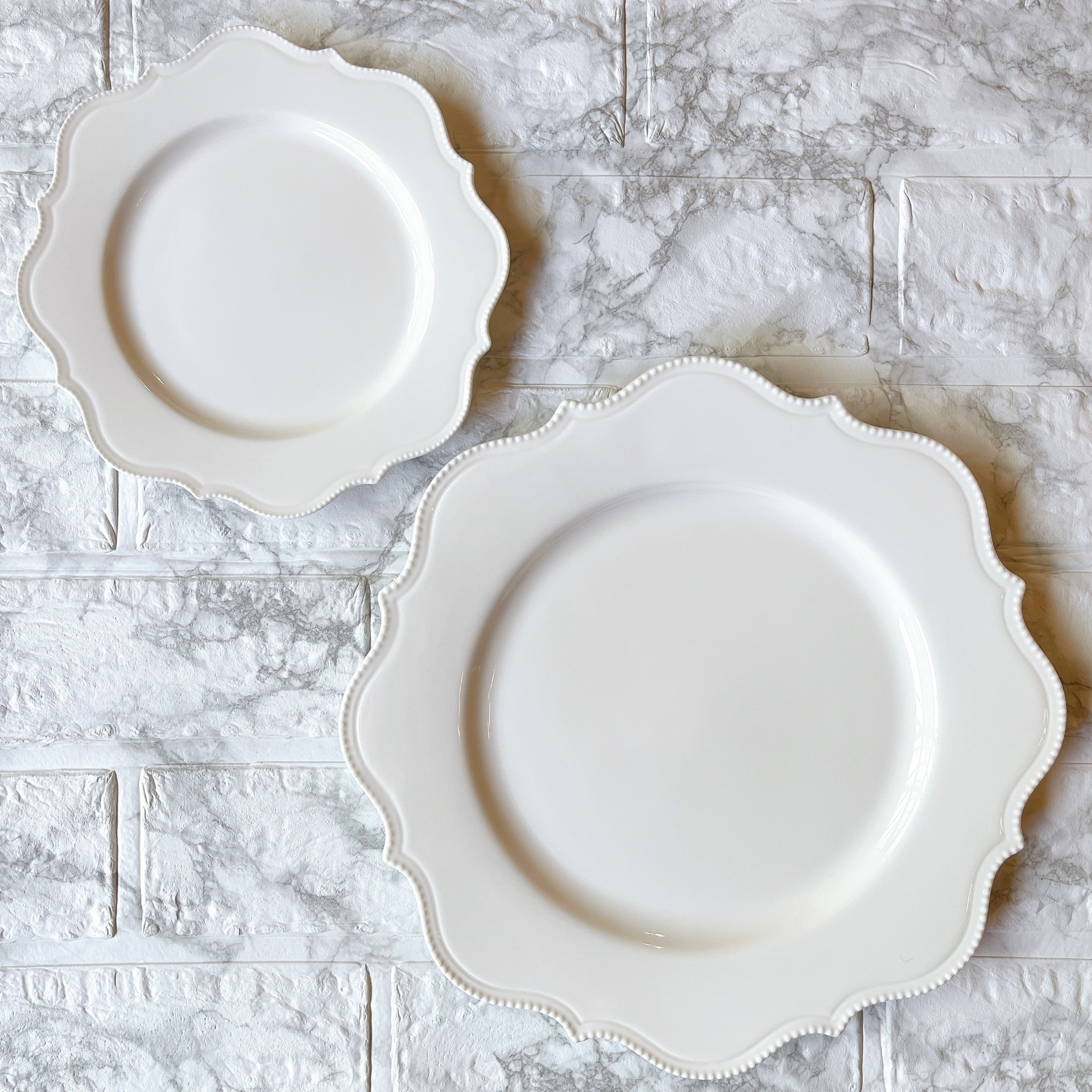 Francfranc(フランフラン)のおすすめ食器「ブランシェ プレート ウェーブ ホワイト」