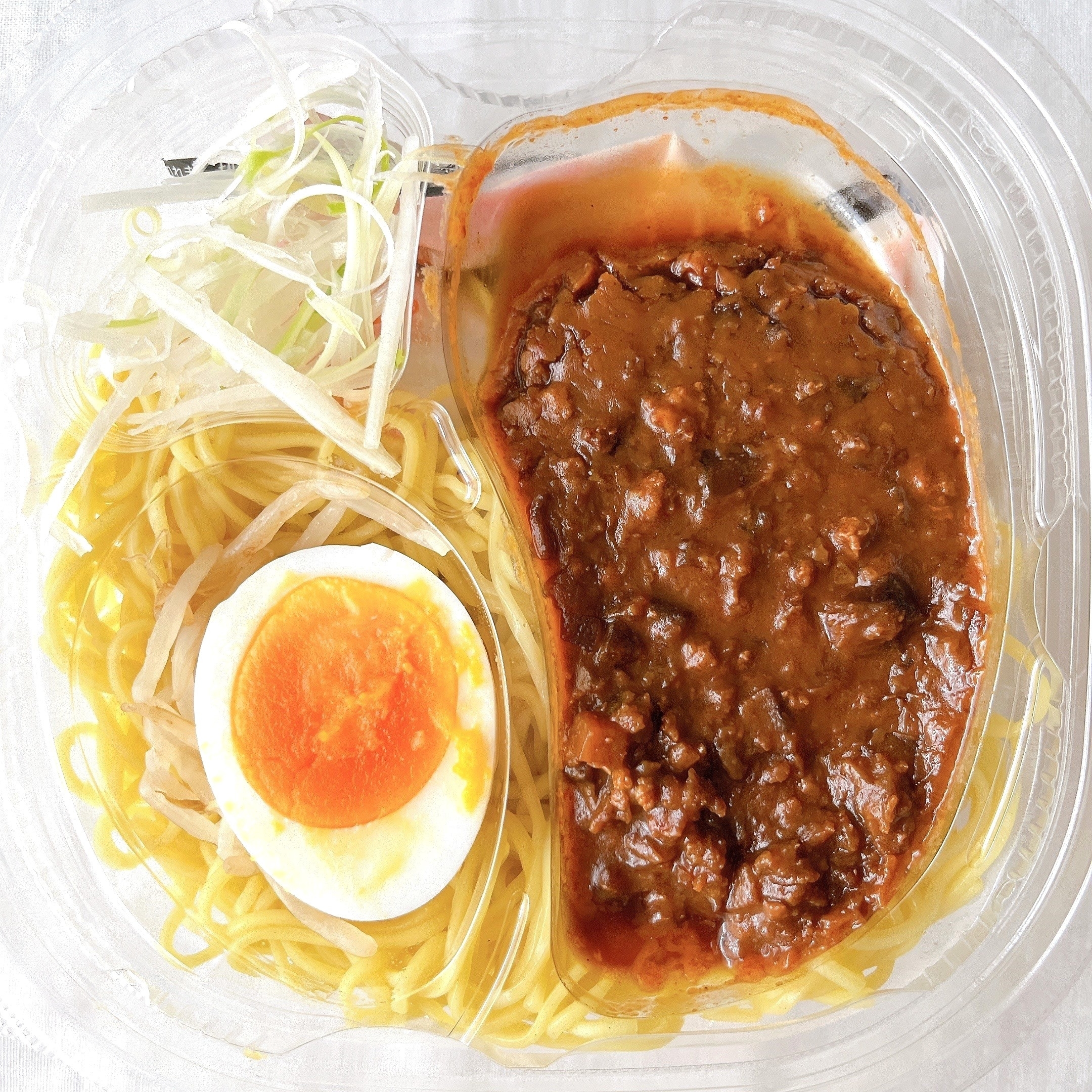 セブンイレブンのオススメのフード「冷しごま豆乳担々麺」