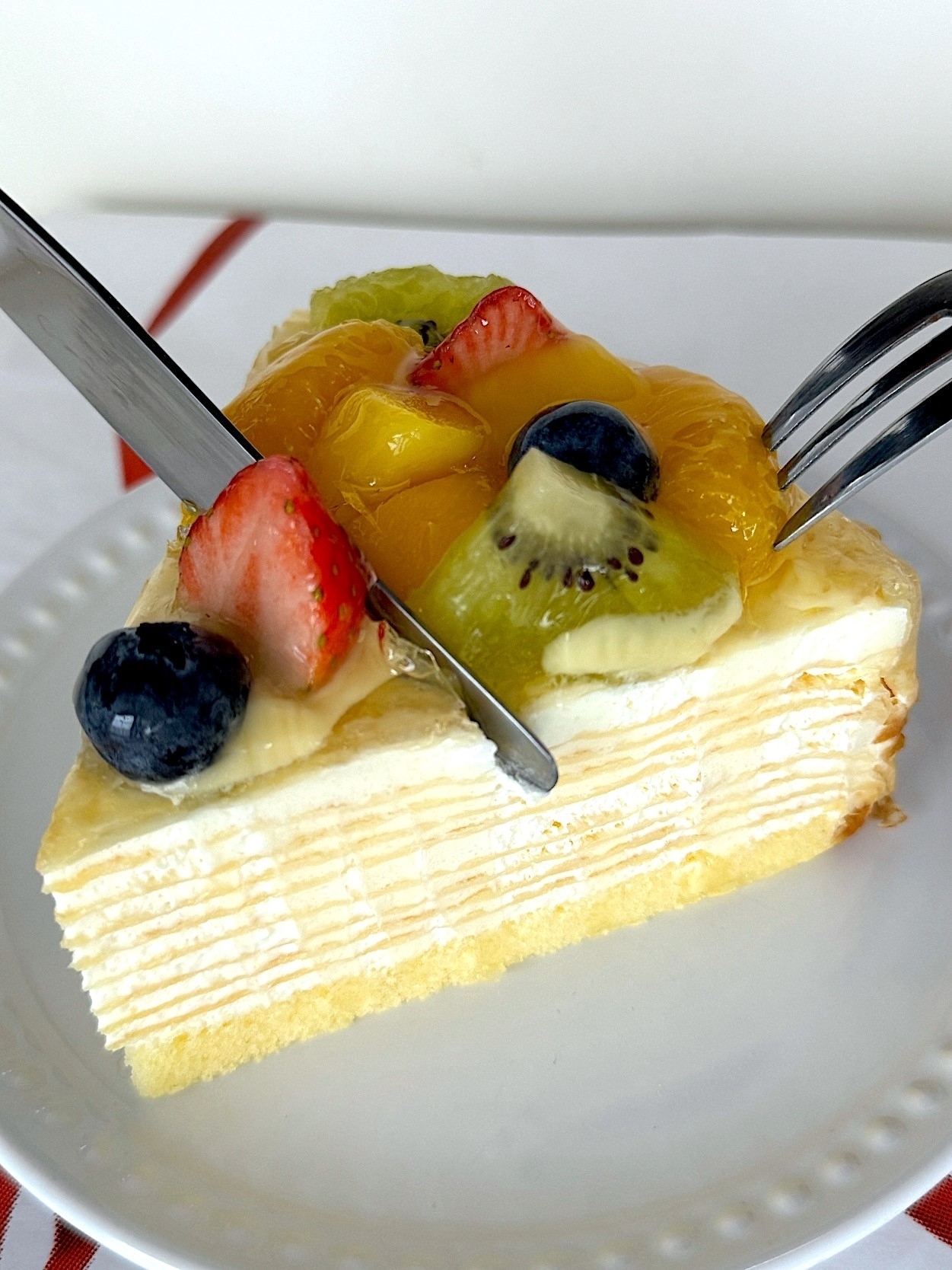 コージーコーナーのおすすめケーキ「贅沢フルーツのミルクレープ」